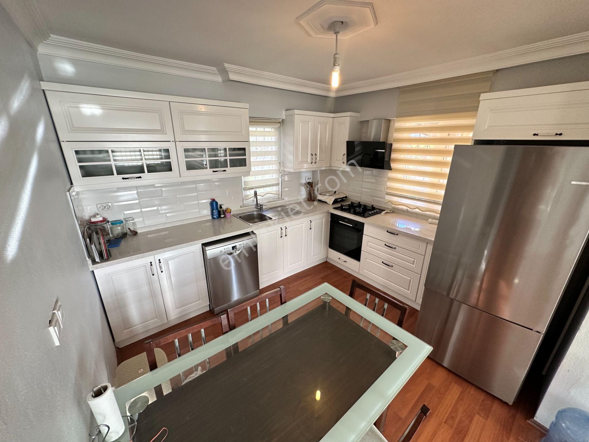 Mera Emlaktan Avcılar’da Deniz Manzaralı Eşyalı 4+2 Villa - Görsel 21