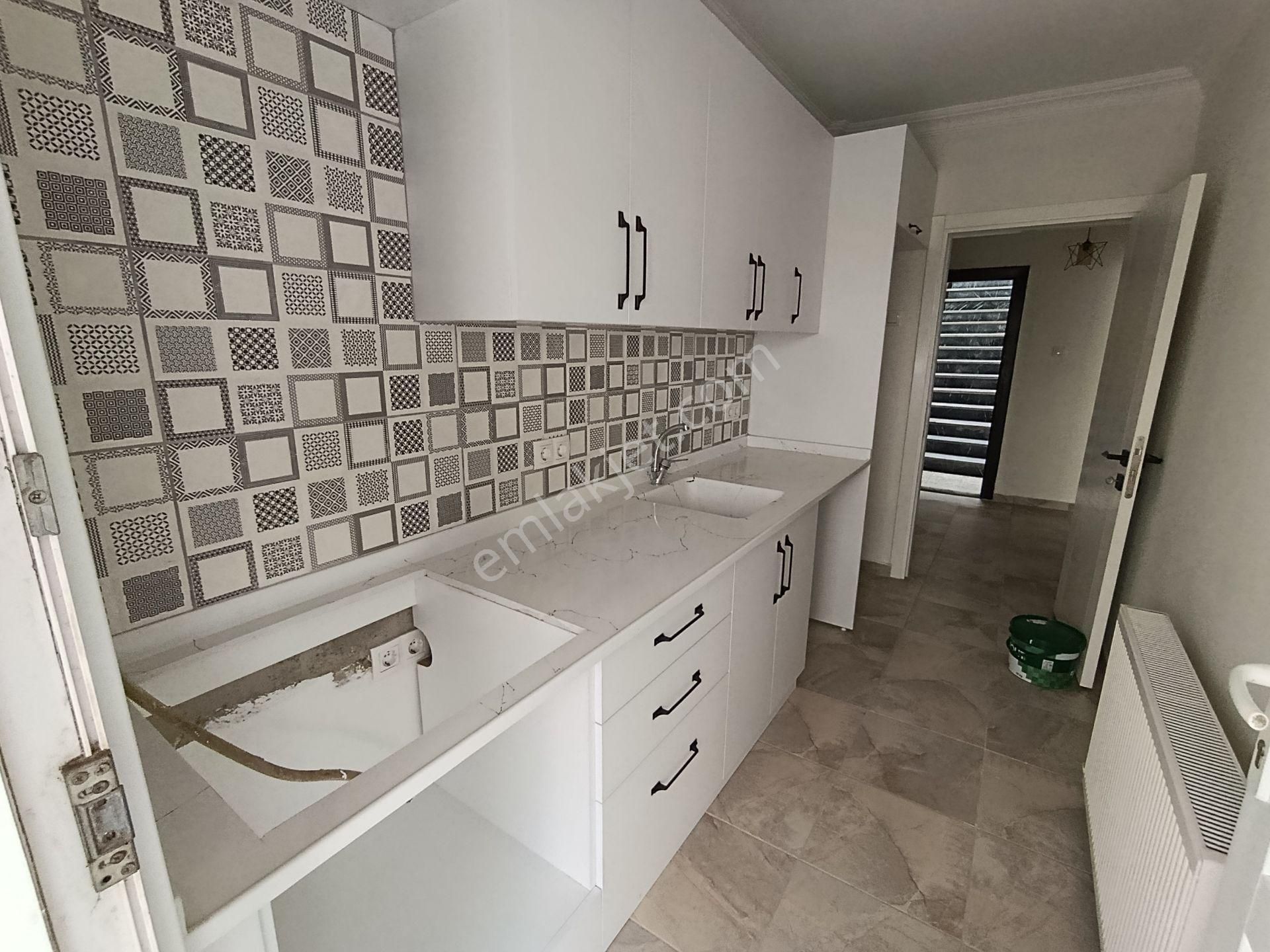 Boş Kiralık Daire !! Şanlı Emlaktan...çınarcık Taşliman Mh.'de / 1+1 / 75m2 / Doğalgazlı / 3.kat - Görsel 5