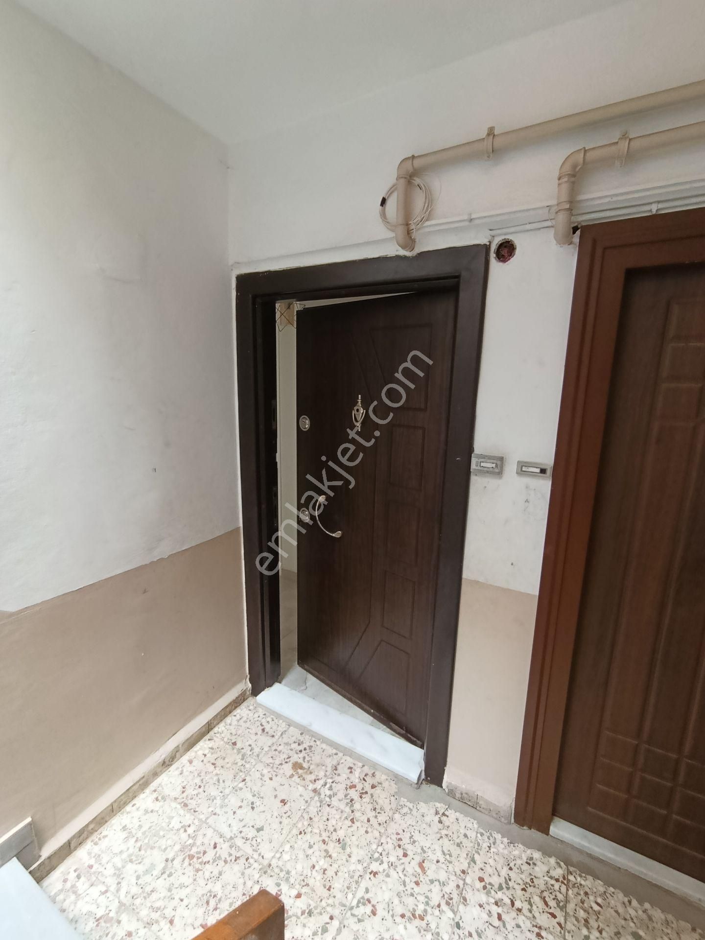 Boş Kiralık Daire !! Şanlı Emlaktan...çınarcık Taşliman Mh.'de / 1+1 / 75m2 / Doğalgazlı / 3.kat - Görsel 15