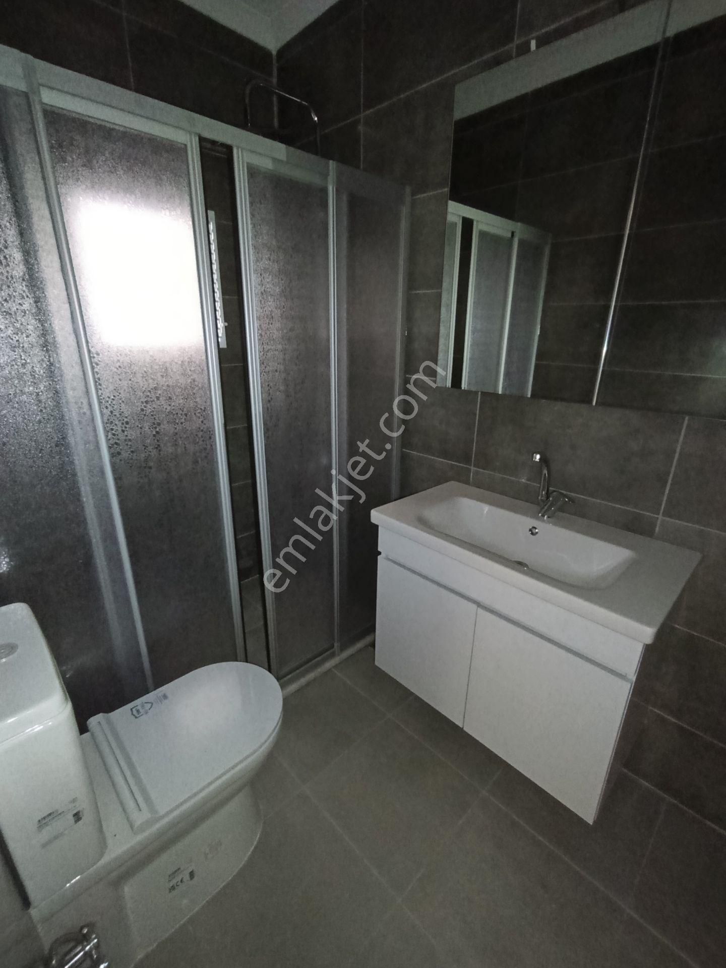 Boş Kiralık Daire !! Şanlı Emlaktan...çınarcık Taşliman Mh.'de / 1+1 / 75m2 / Doğalgazlı / 3.kat - Görsel 12
