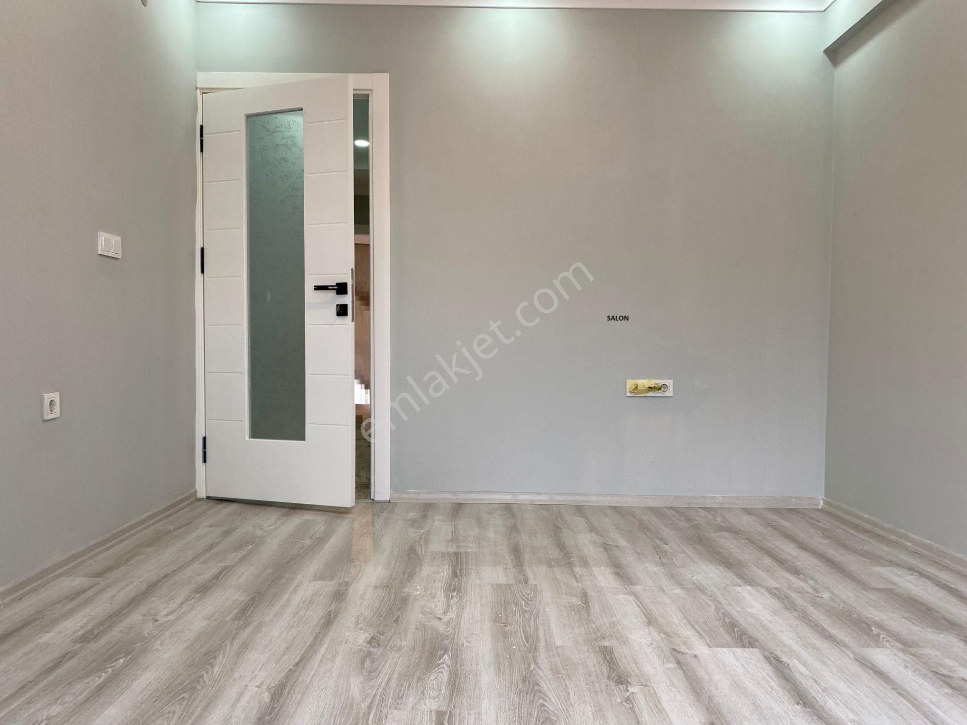 Avrupa Emlak Tan Esenler Fatih Mah 75m² 2+1 2.kat,4 Yıllık,üçyüzlü Metroya 5-10 Dk(kamu Çalışanı) - Görsel 2