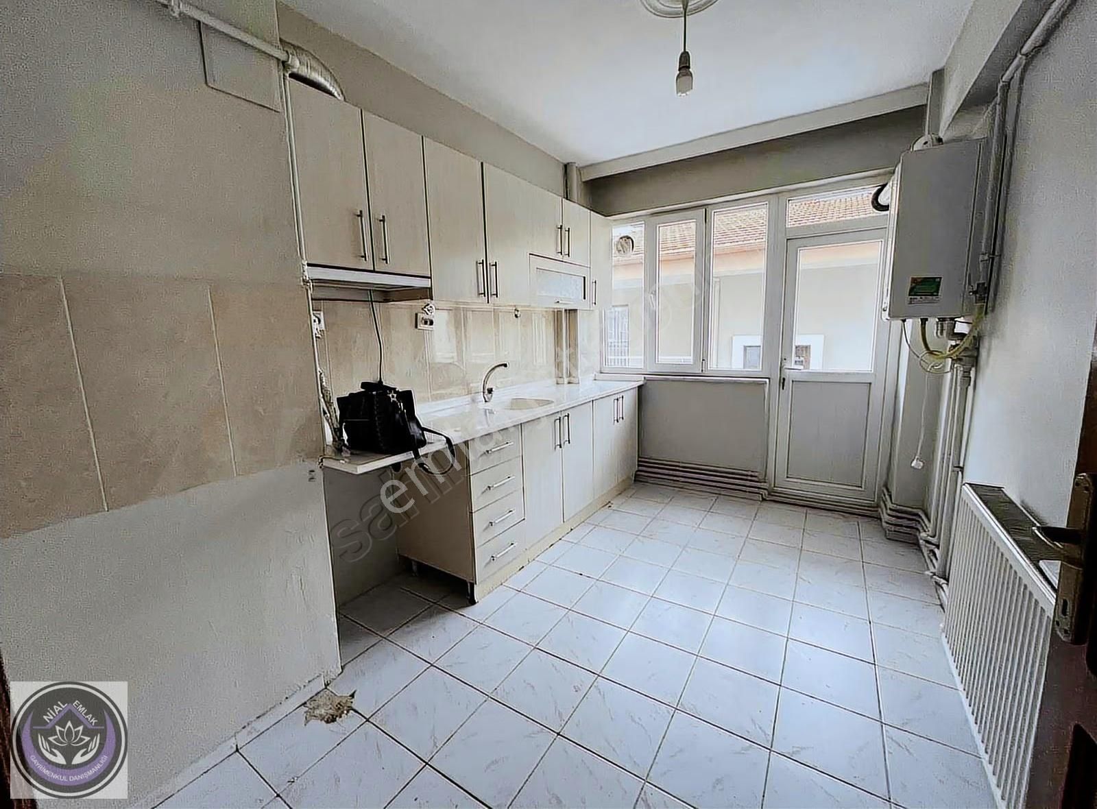 Balıkesir Bahçelievler Mahallesi Kiralık 3+1 Daire - Görsel 2