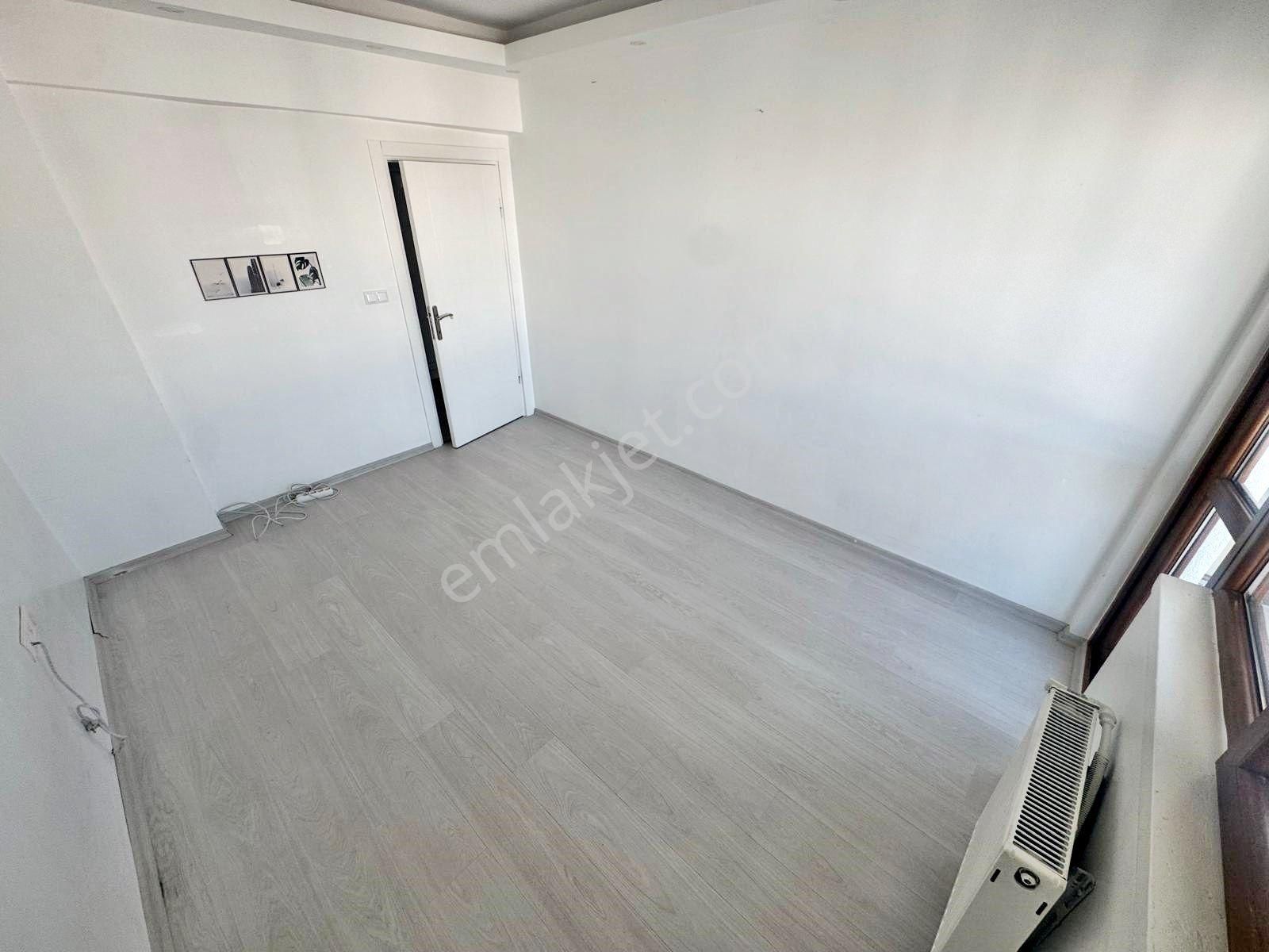 Gold Emlak'tan Cadde Üstünde Manzaralı Sitede Yüksek Katta Yapılı Acil Satılık 3+1 Daire - Görsel 18