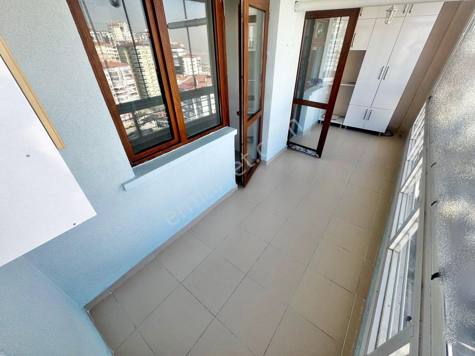 Gold Emlak'tan Cadde Üstünde Manzaralı Sitede Yüksek Katta Yapılı Acil Satılık 3+1 Daire - Görsel 31