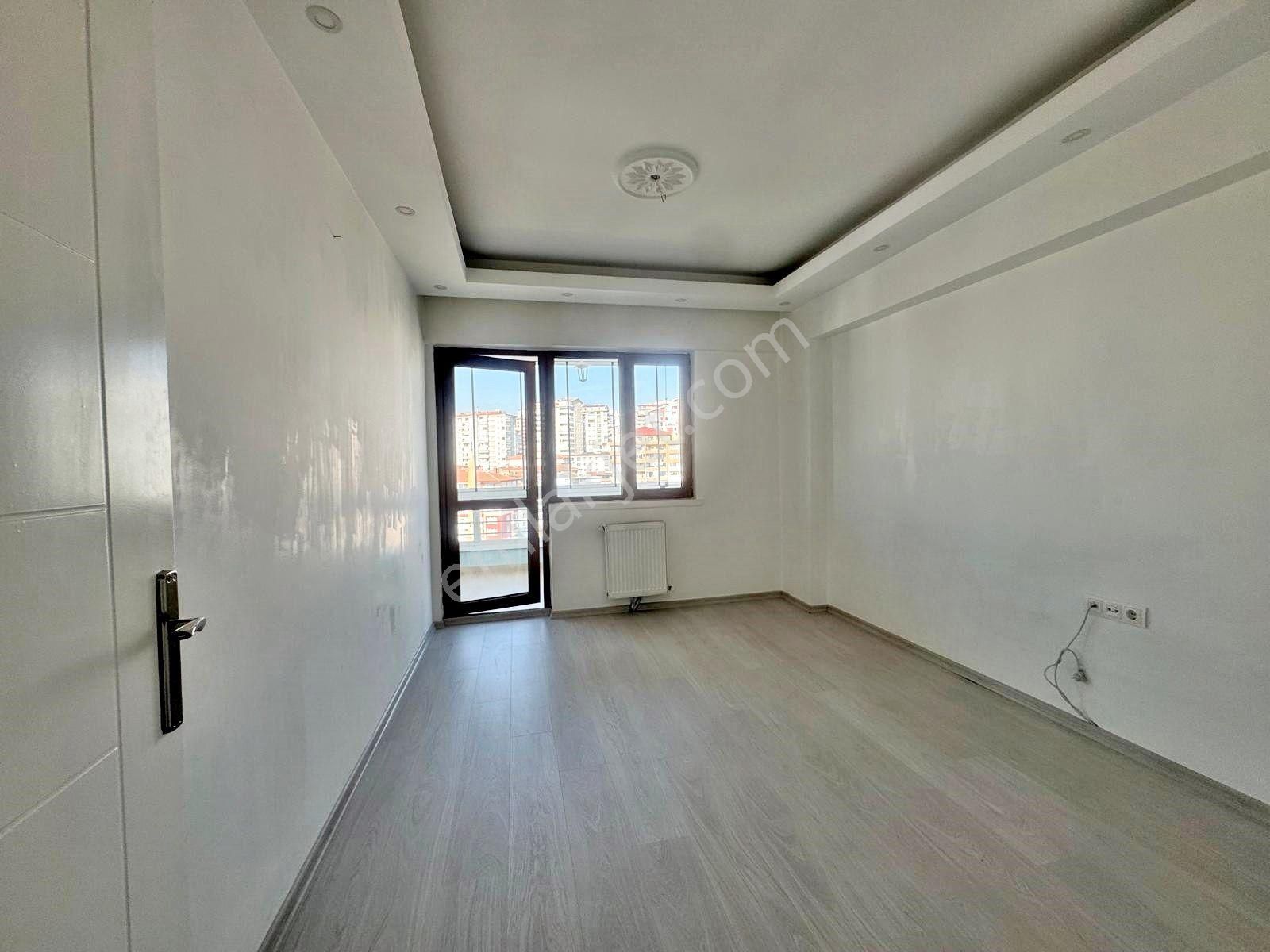 Gold Emlak'tan Cadde Üstünde Manzaralı Sitede Yüksek Katta Yapılı Acil Satılık 3+1 Daire - Görsel 17