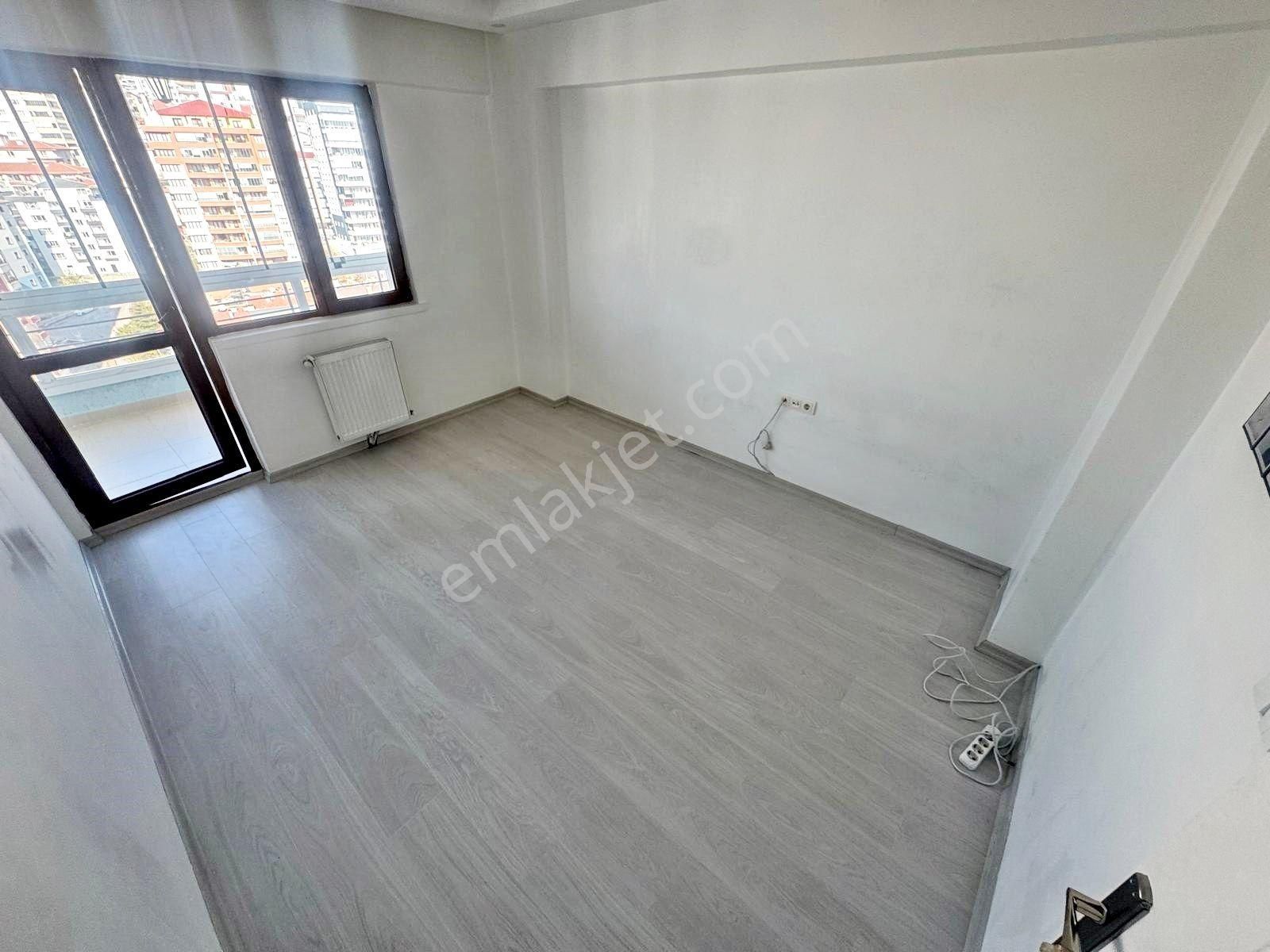 Gold Emlak'tan Cadde Üstünde Manzaralı Sitede Yüksek Katta Yapılı Acil Satılık 3+1 Daire - Görsel 24