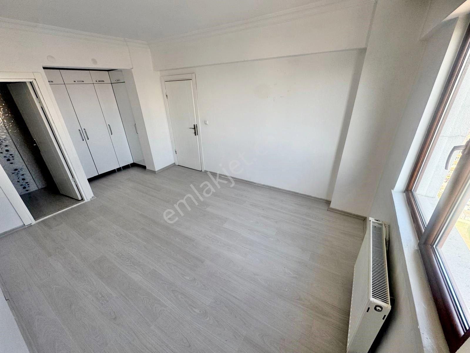 Gold Emlak'tan Cadde Üstünde Manzaralı Sitede Yüksek Katta Yapılı Acil Satılık 3+1 Daire - Görsel 26