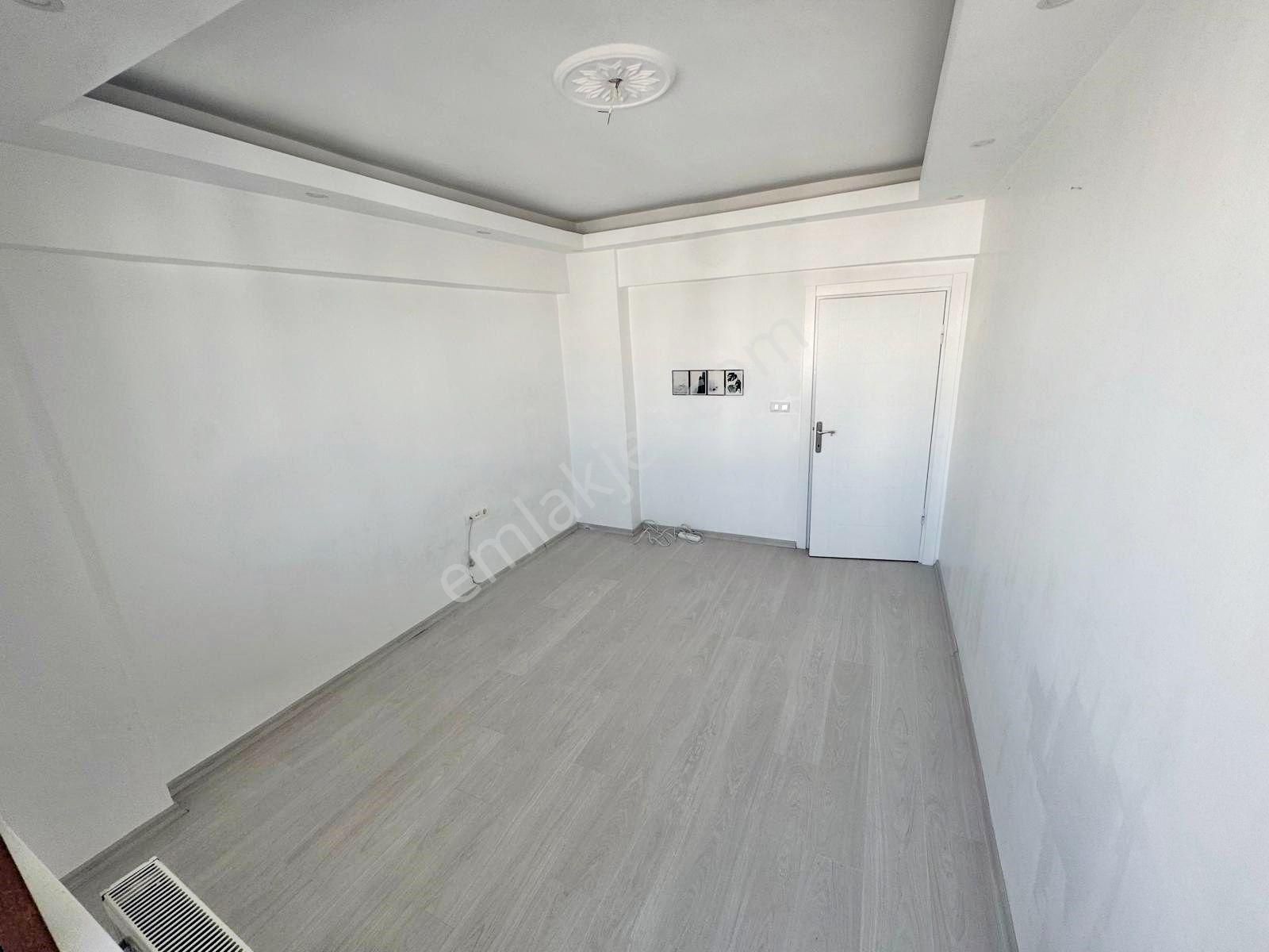 Gold Emlak'tan Cadde Üstünde Manzaralı Sitede Yüksek Katta Yapılı Acil Satılık 3+1 Daire - Görsel 15