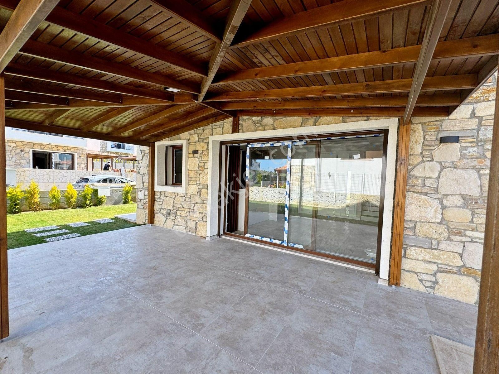 Satılık Tek Müstakil Özel Havuzlu 3+1 Müstakil Villa - Görsel 14