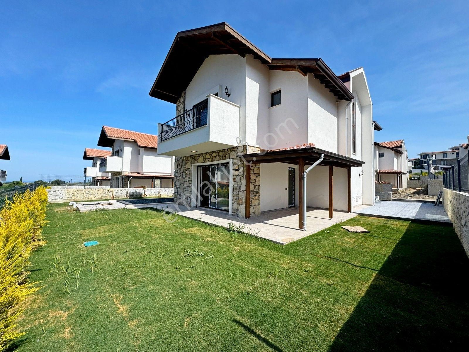 Satılık Tek Müstakil Özel Havuzlu 3+1 Müstakil Villa