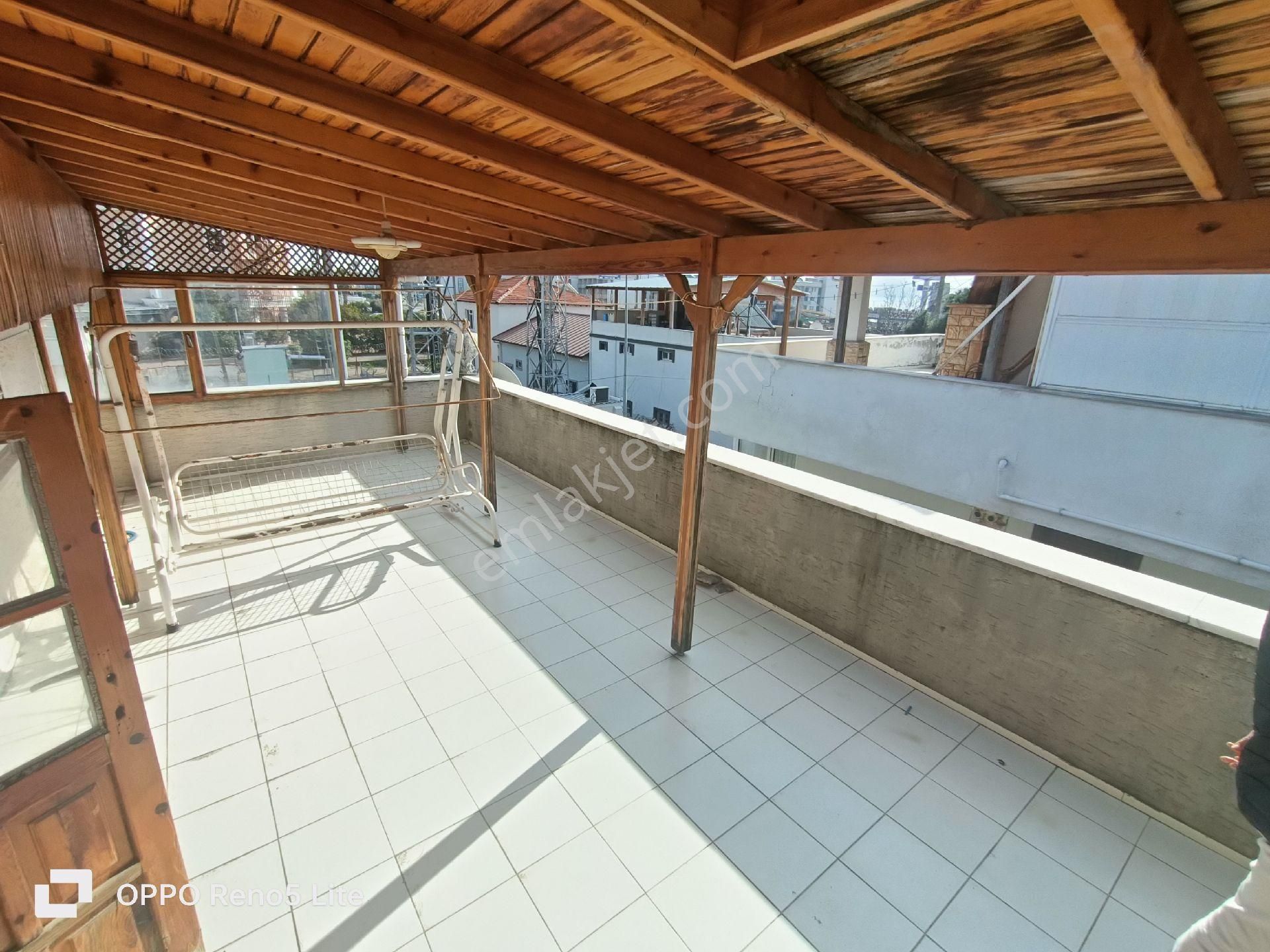 Buse Emlak'tan Edremit Güre Merkez'de 3+1 Tripleks Villa