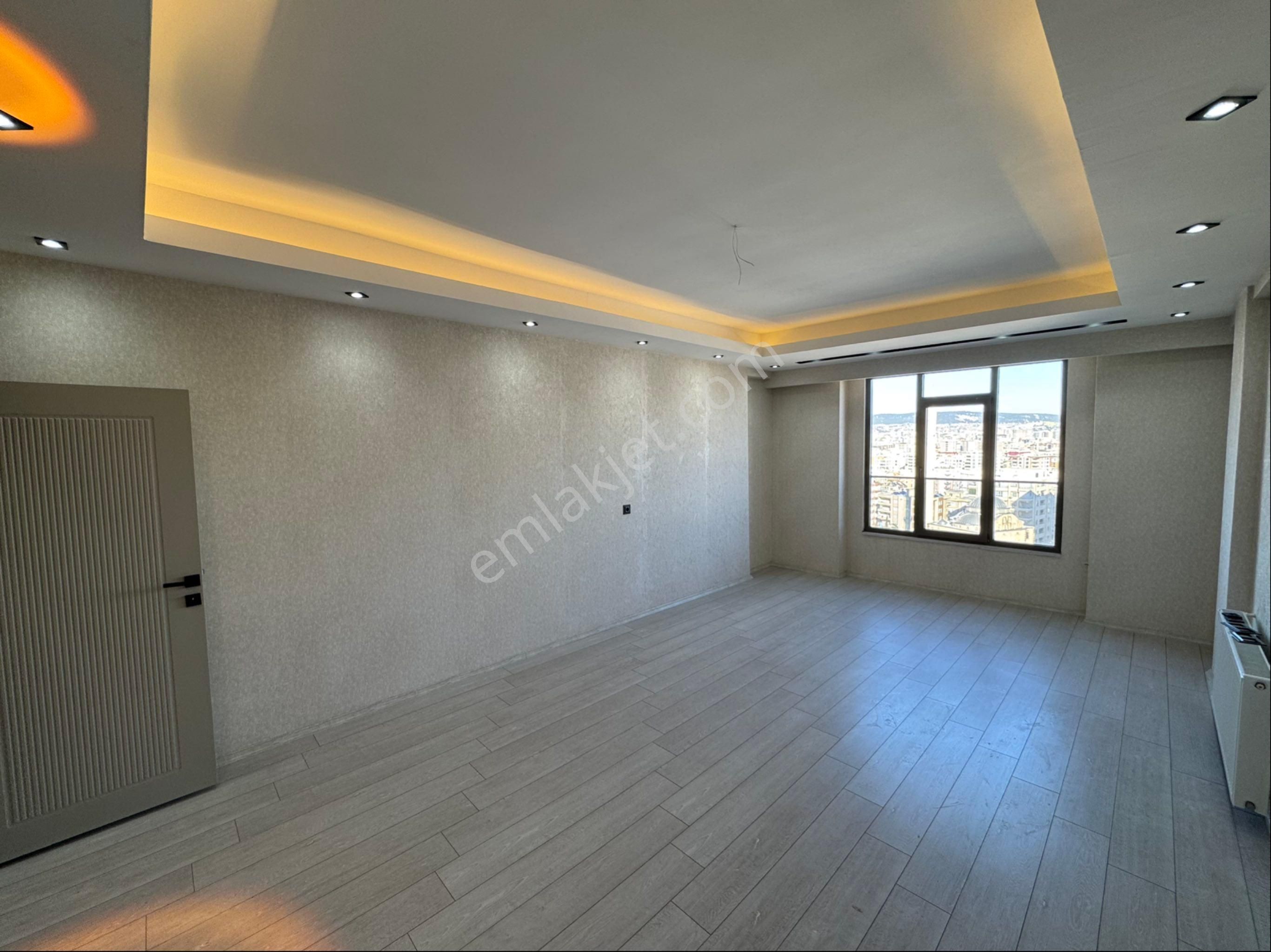 Eksper'den 35 Metre Çardaklı Kaya Bulvarına Sıfır 4+1 Ult Lüks ! - Görsel 4