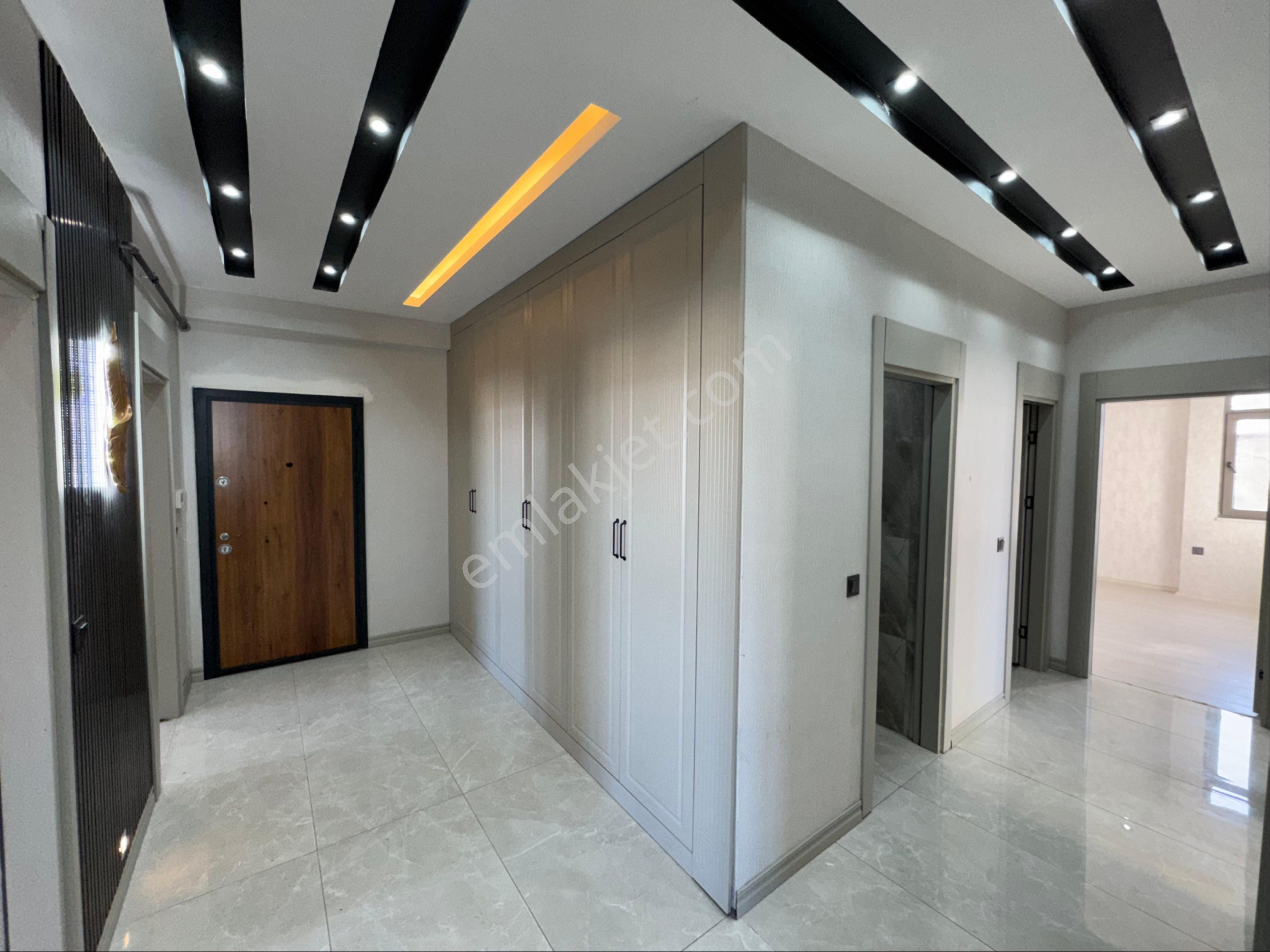 Eksper'den 35 Metre Çardaklı Kaya Bulvarına Sıfır 4+1 Ult Lüks !