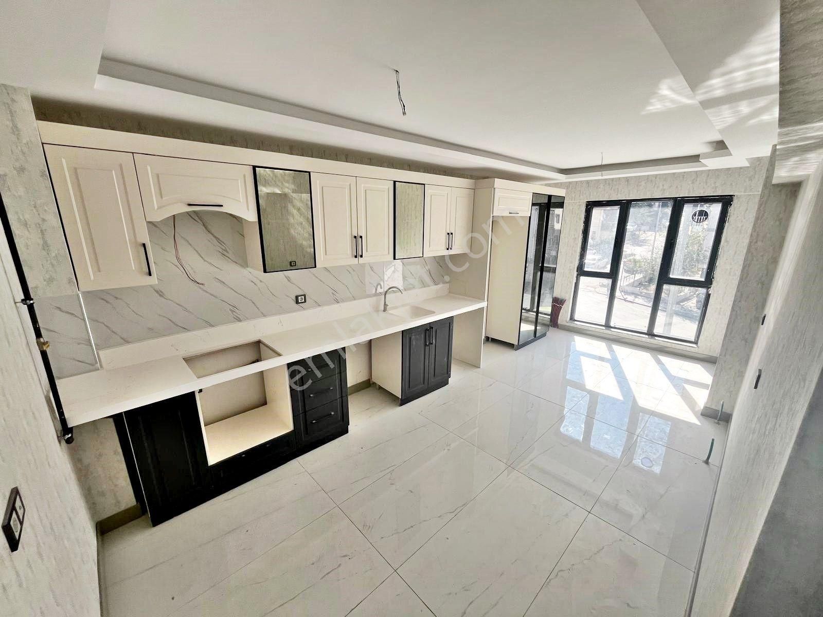 Gold Emlak'tan Sıfır İskanlı Oturuma Hazır Asansörlü Satılık 3+1 Daire