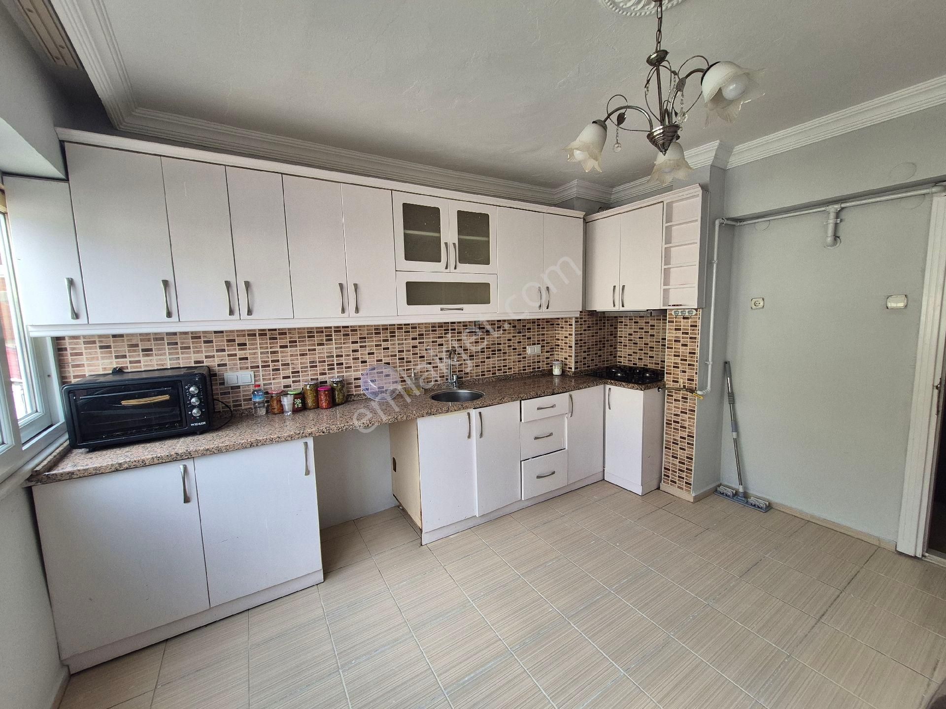 Kurtuluş Mahallesinde 3+1 Doğal Gazlı Kiralık Daire - Görsel 2