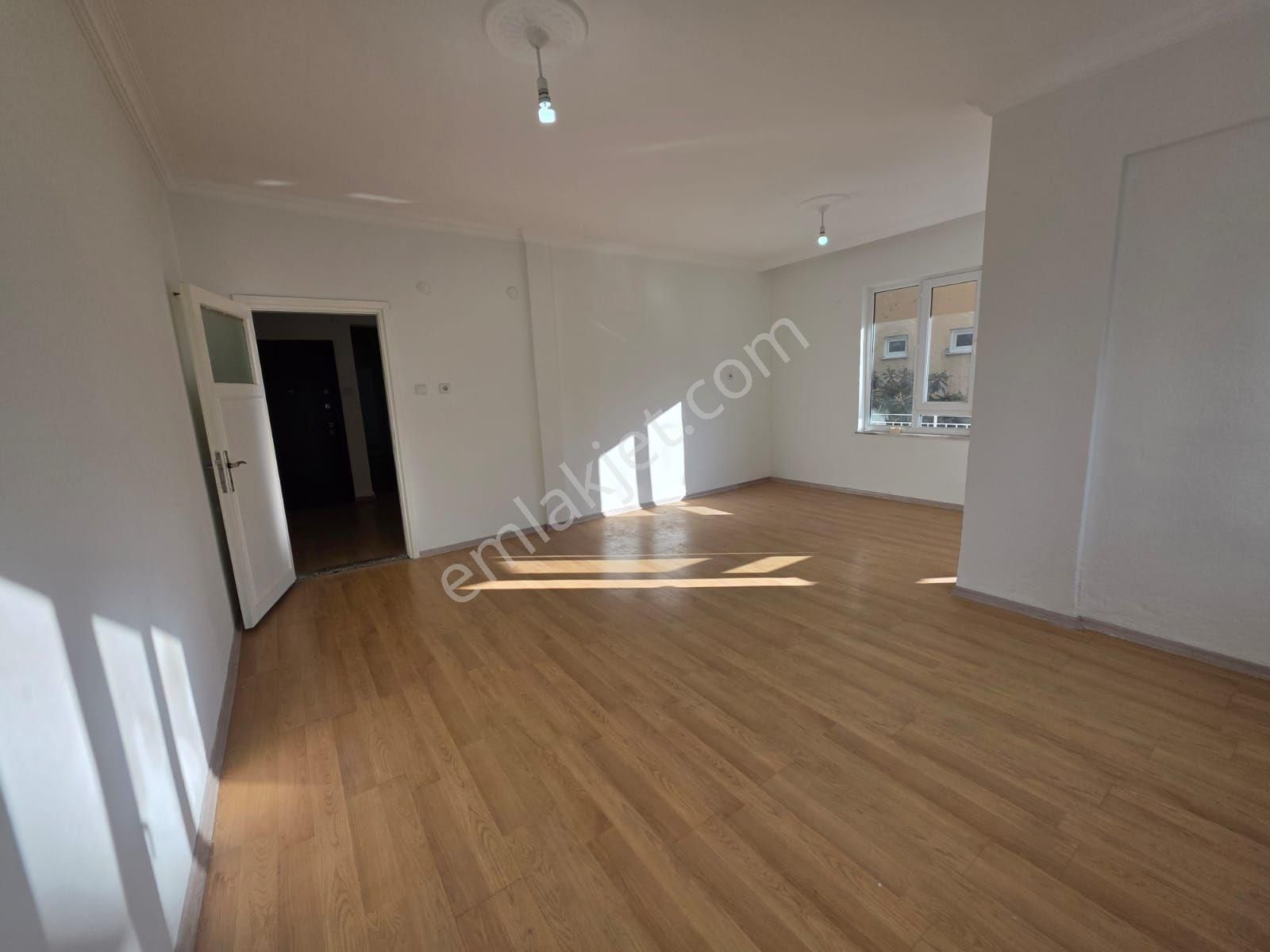 Kadipasa Mahallesi 2+1 Ayri Mutfak Satilik Daire - Görsel 2