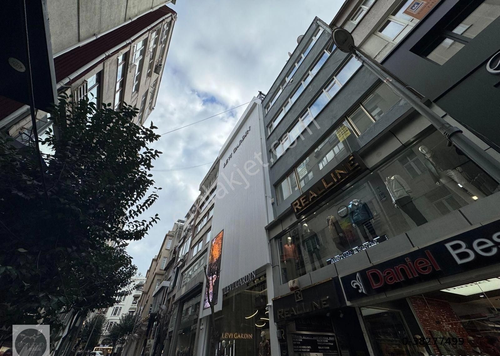 Erkutun'dan Osmanbey'de, Metroya Ve Nişantaşı'na Yakın, 4 Bölümlü Vitrinli Asansörlü Kiralık İş Yeri - Görsel 3