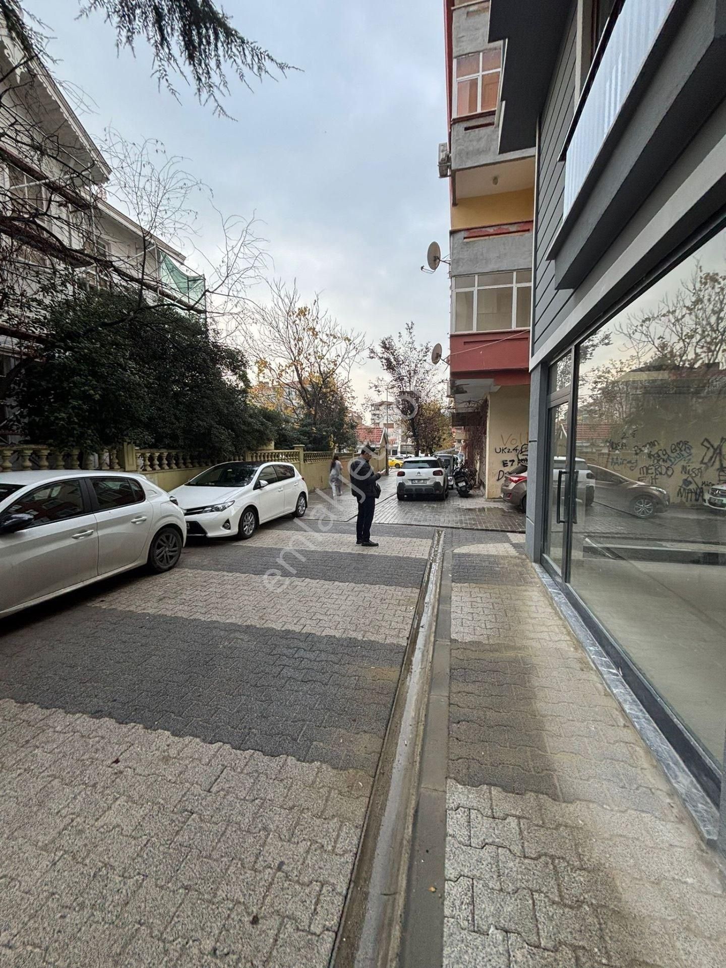 Maltepe Merkezde Kiralık Dükkanlar Ve Mağazalar - Görsel 2