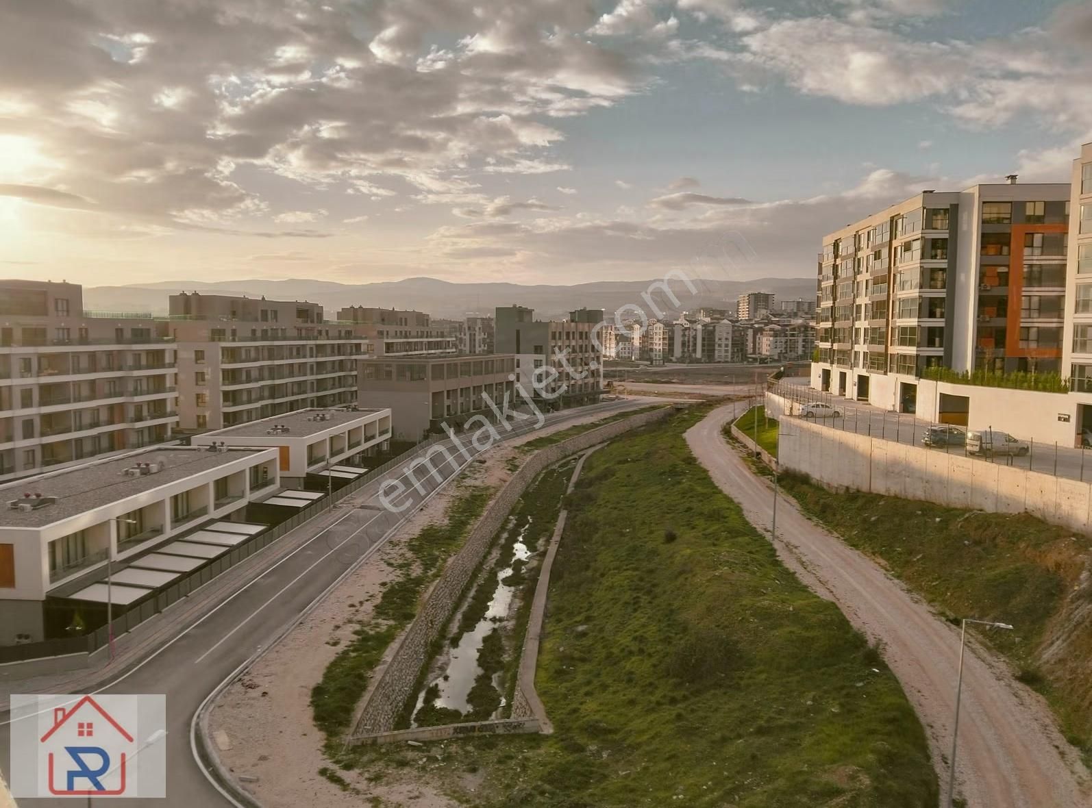 Sıfır! Bakımlı Cam Balkonlu Yeni 3+1 Dubleks Teraslı Daire - Görsel 13