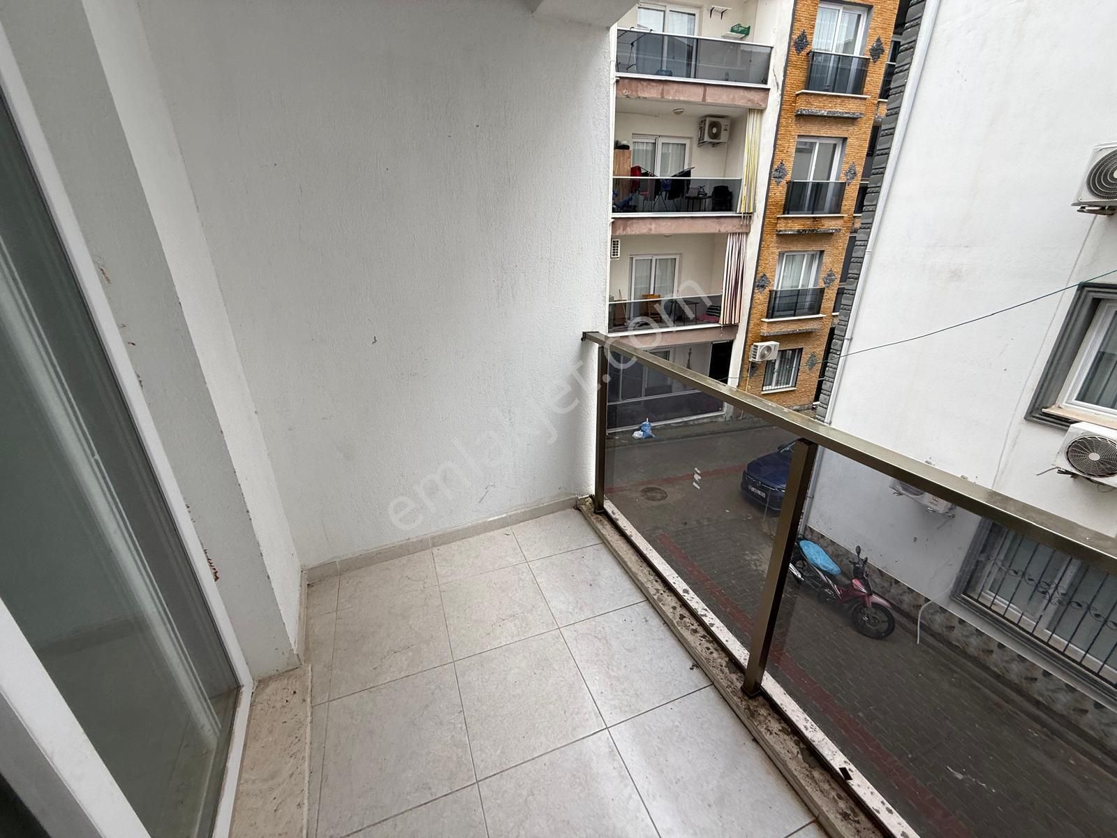 Kuşadası Merkezi Konum Yeni Yapı Arakat - Görsel 17