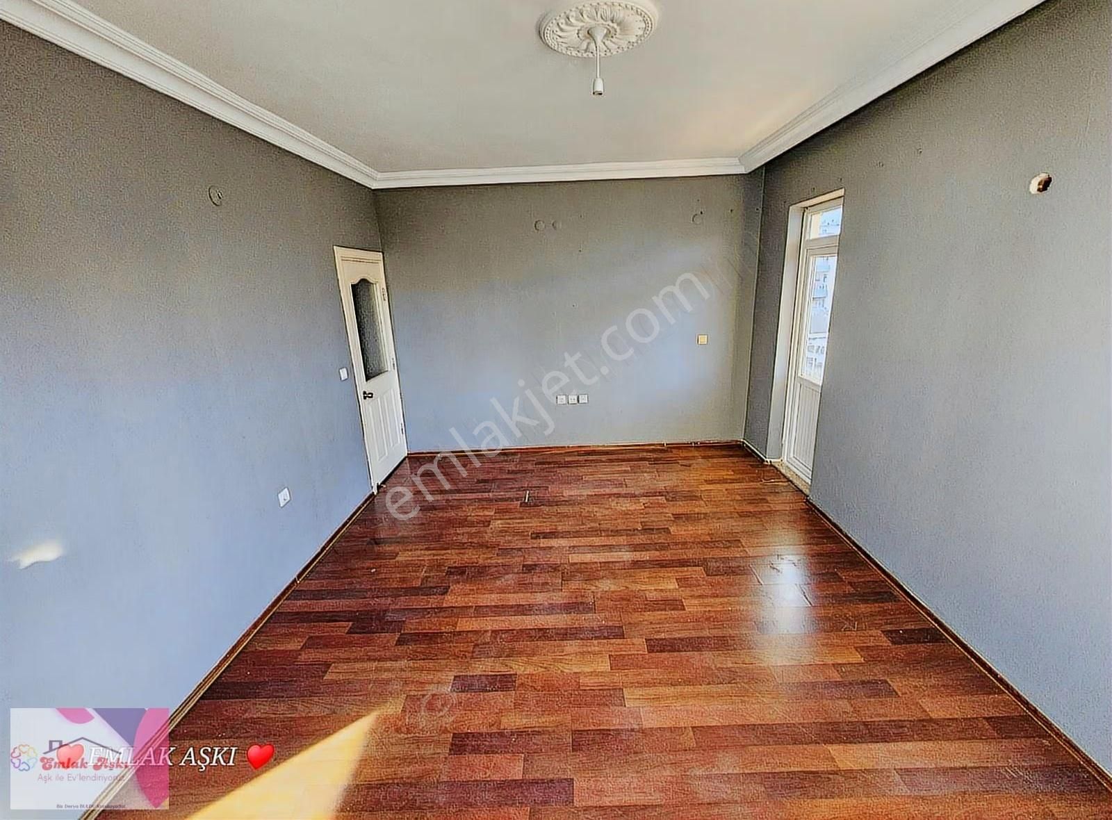 Gündoğdu Güzeli Köşe Başı Acil Satılık - Görsel 8