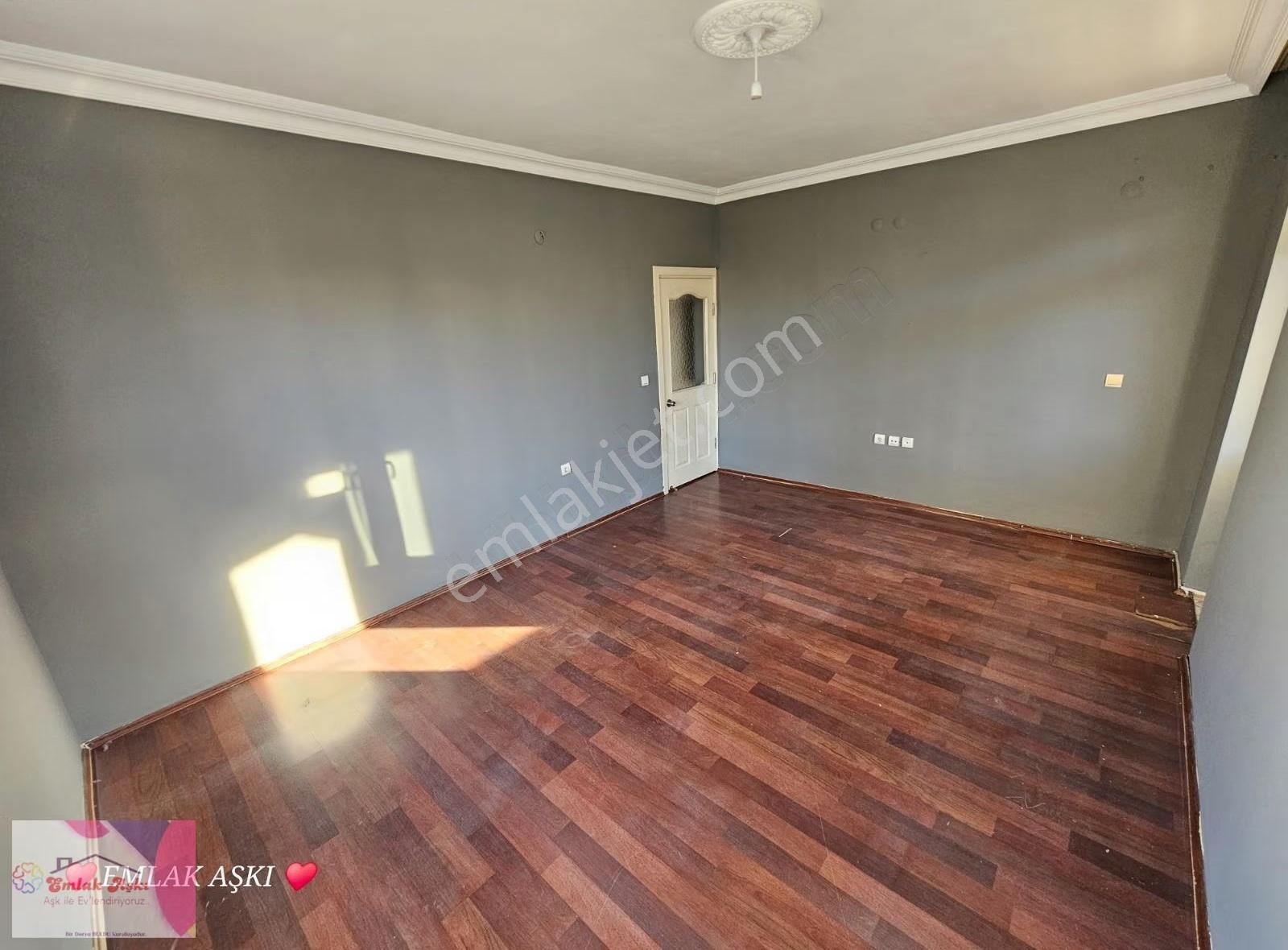 Gündoğdu Güzeli Köşe Başı Acil Satılık - Görsel 13