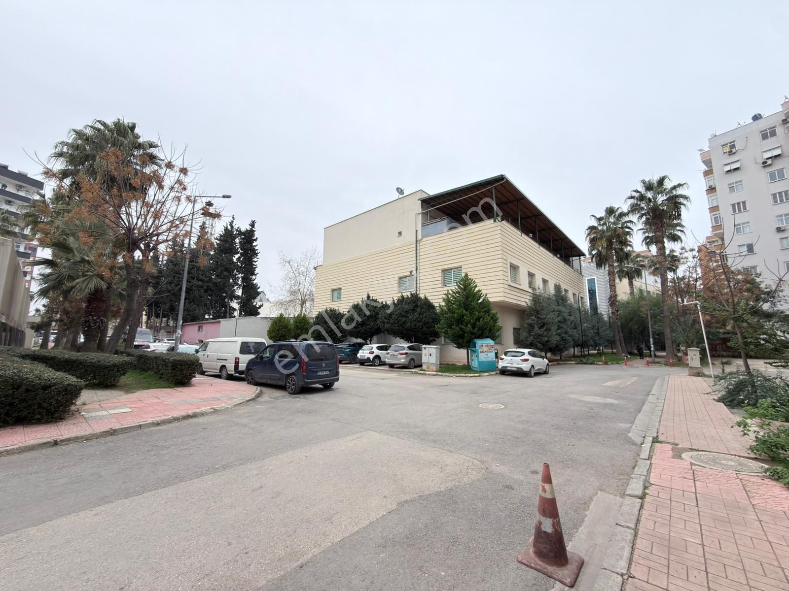 Arveden Pirireis Mahde Merkezi Konumda Site İçi Ferah 3+1 - Görsel 31