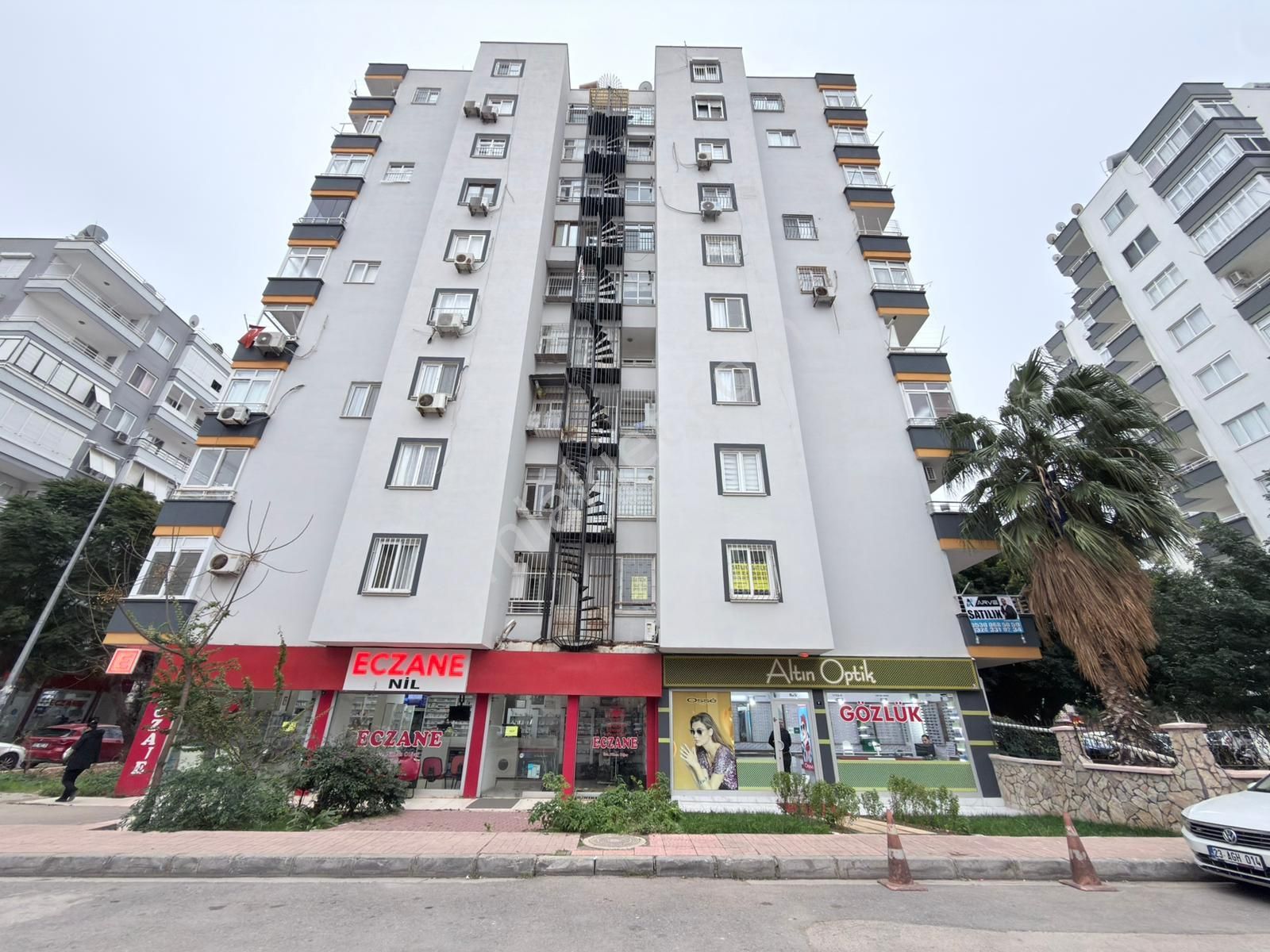 Arveden Pirireis Mahde Merkezi Konumda Site İçi Ferah 3+1 - Görsel 29