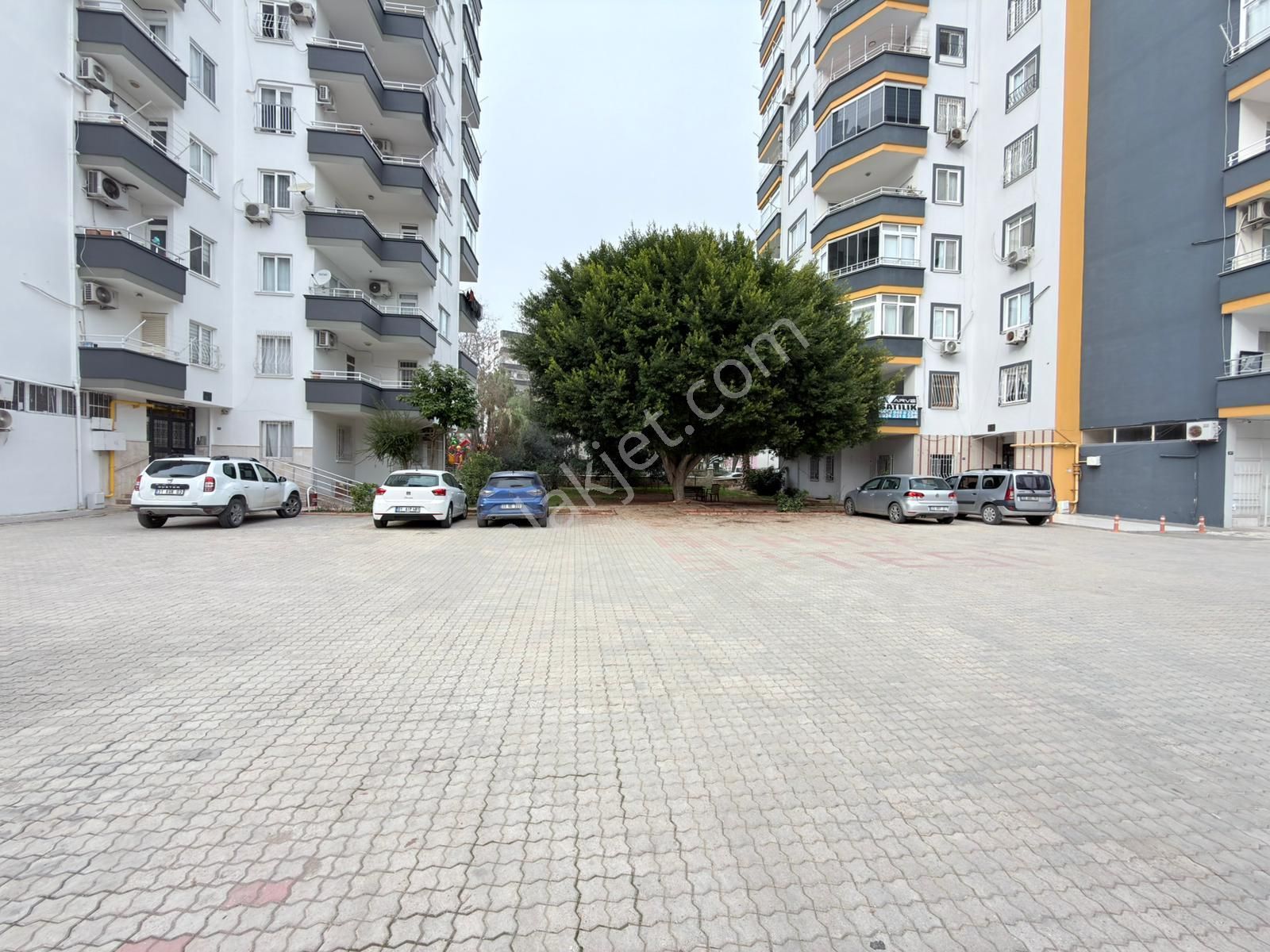 Arveden Pirireis Mahde Merkezi Konumda Site İçi Ferah 3+1 - Görsel 25