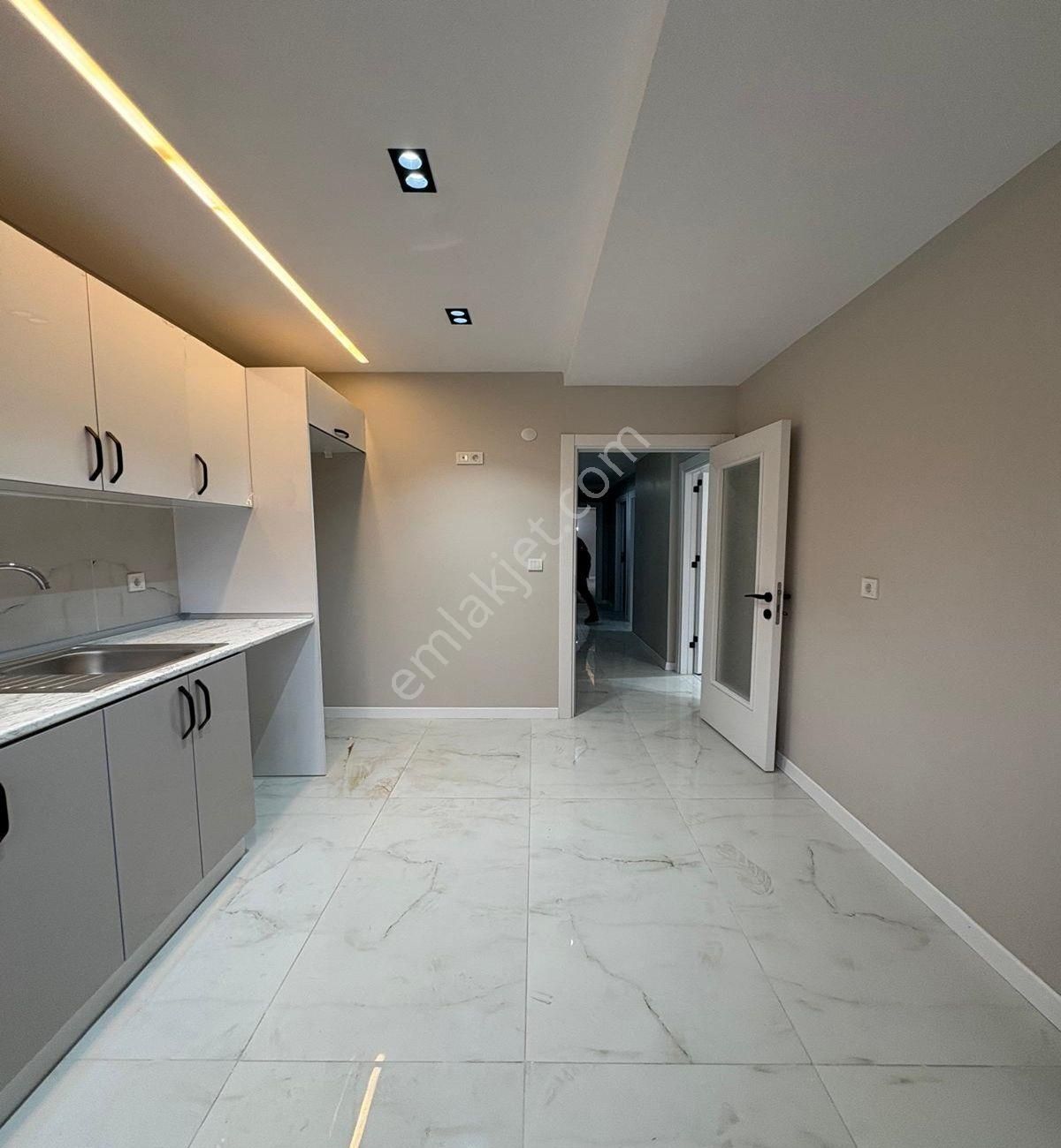 Merkezde Yeni Binada 3+1 Bahçe Katı 135m2 - Görsel 14