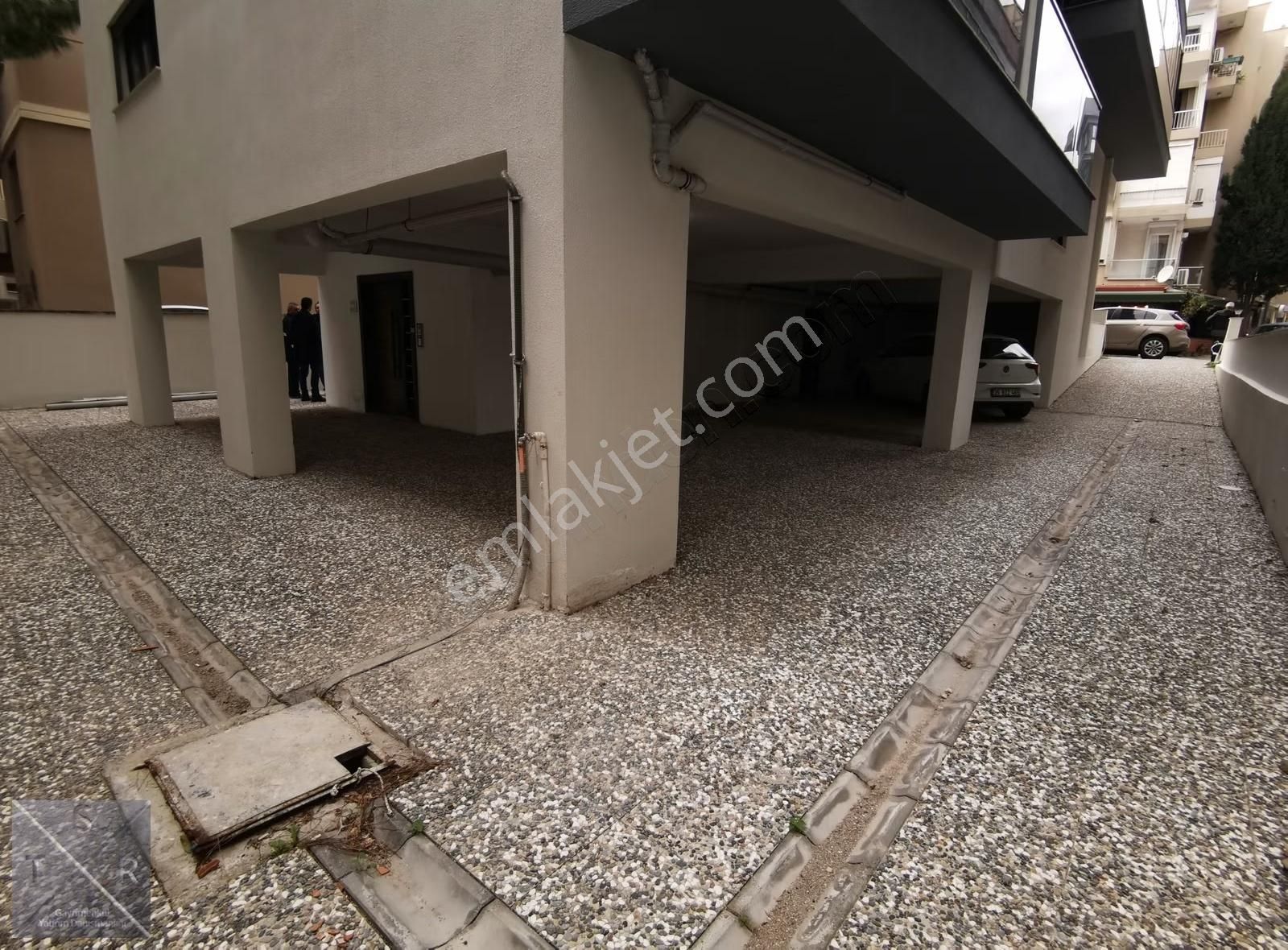 Tsr'den Bostanlı Merkezde 3m Migros Arkası Satılık 2+1 Daire - Görsel 17