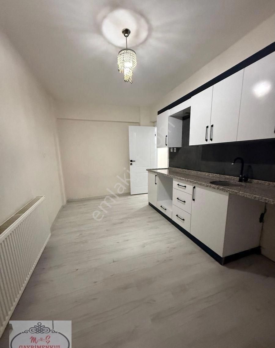 M Ş Gayrumenkulden Salihlide Satılık Daire....