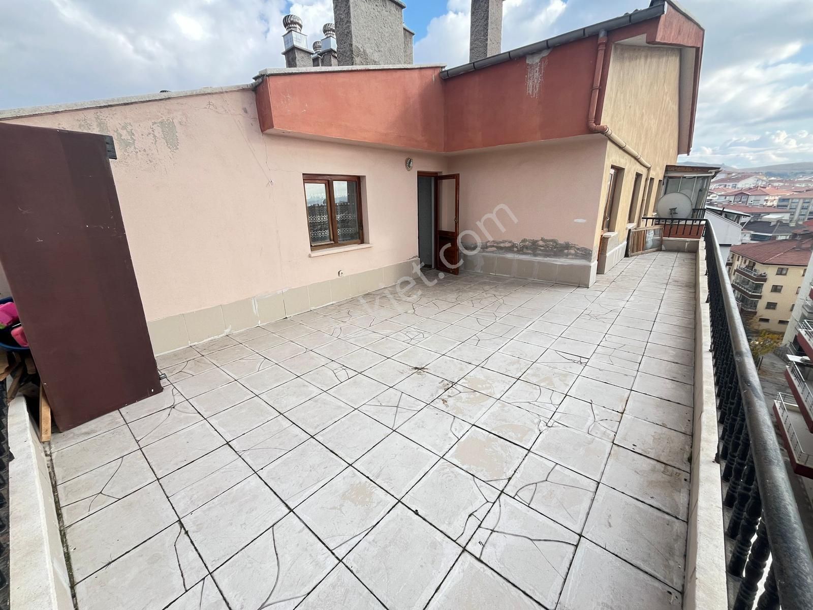 Lider Emlak'tan **7+1** Açık Teraslı Satılık Dubleks - Görsel 2