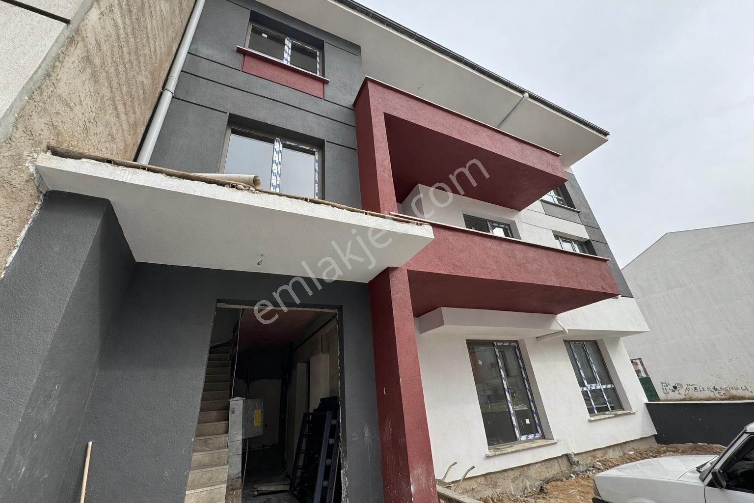 Beyşehir Yolu Doğan Yatağanlı Arkası Sıfır Komple Bina - Görsel 2