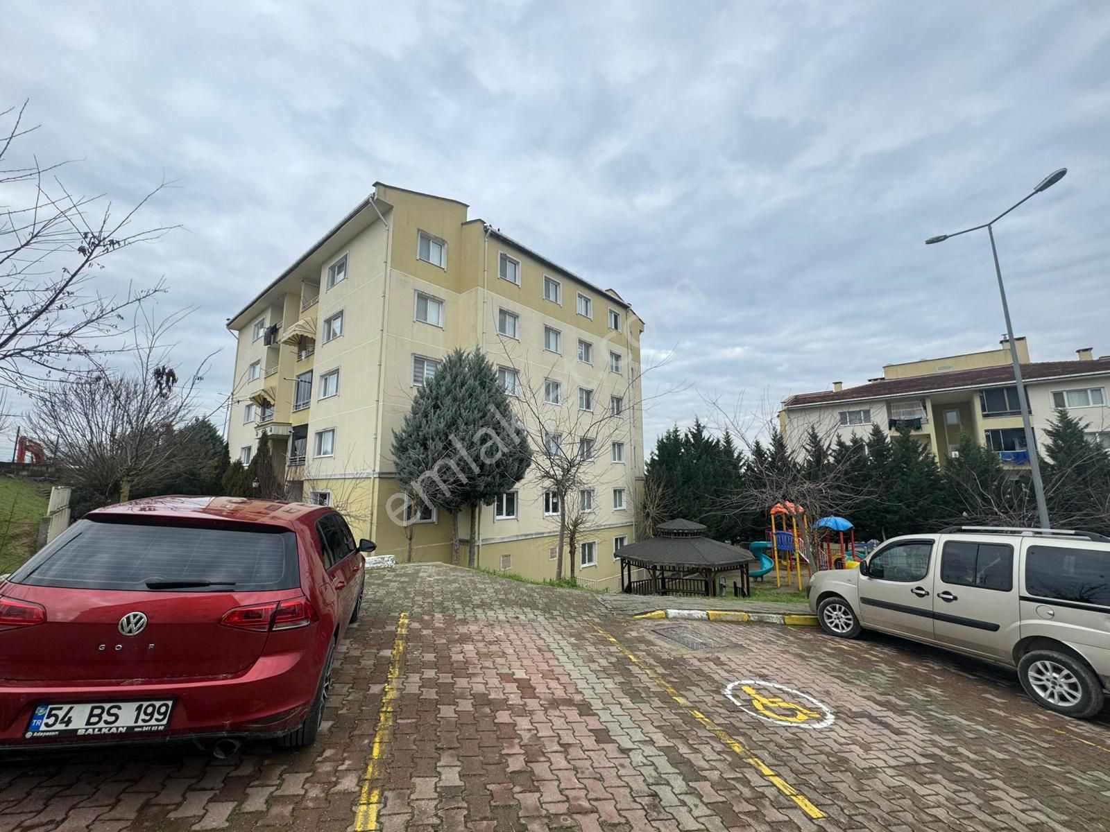 Re/max Mavi'den Korucuk Toki Evlerinde Satılık 3+1 Daire - Görsel 2