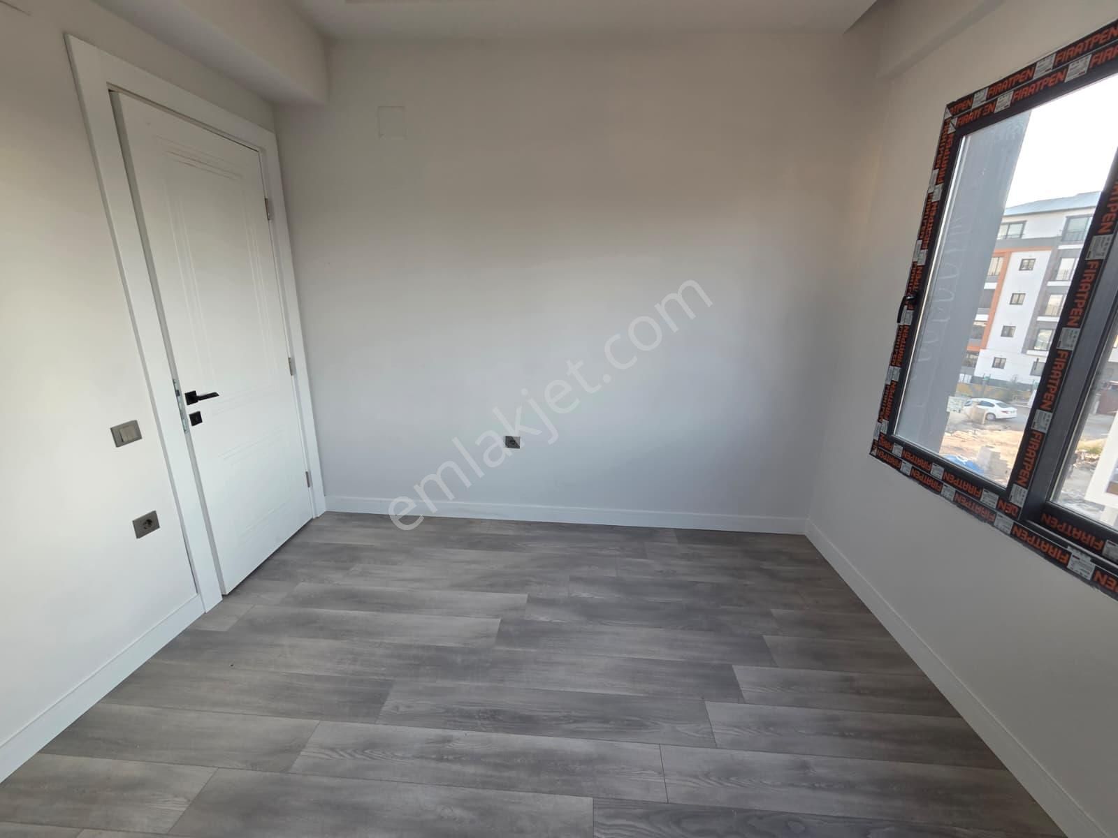 Karınca'dan Eski Mezitli'de Havuzlu İskanlı Ara Kat 2+1 Satılık! - Görsel 23