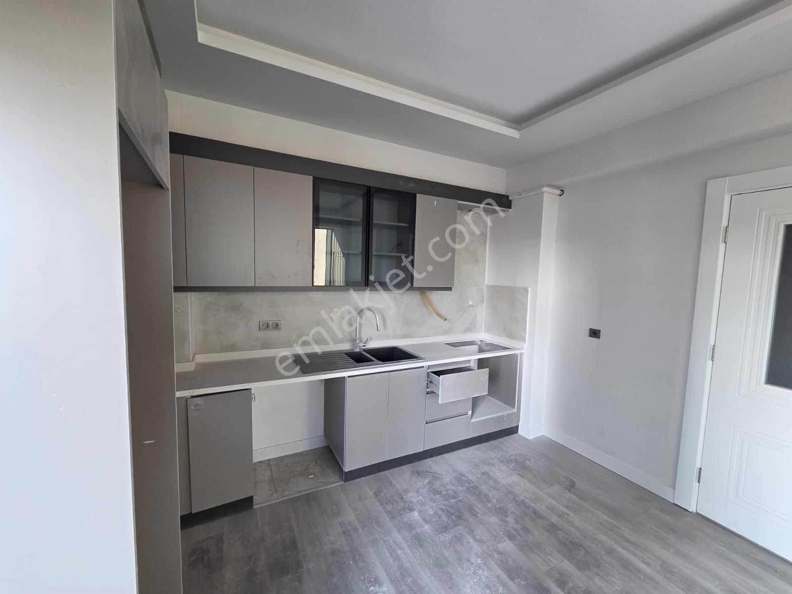 Karınca'dan Eski Mezitli'de Havuzlu İskanlı Ara Kat 2+1 Satılık! - Görsel 3