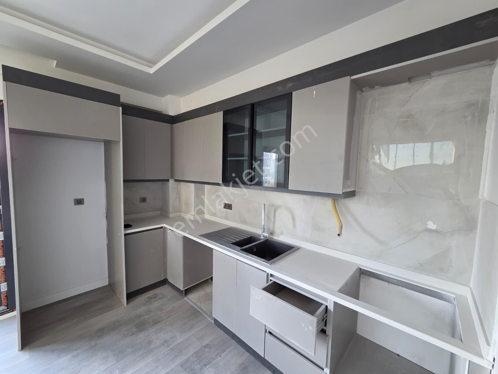 Karınca'dan Eski Mezitli'de Havuzlu İskanlı Ara Kat 2+1 Satılık! - Görsel 4