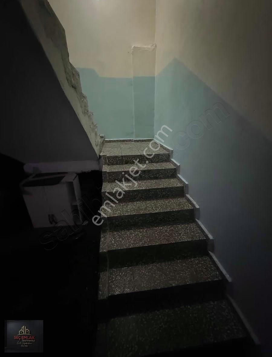 Seç Emlak'tan Bakımlı Ayaklı Bina Köşebaşı Doğalgazlı - Görsel 2