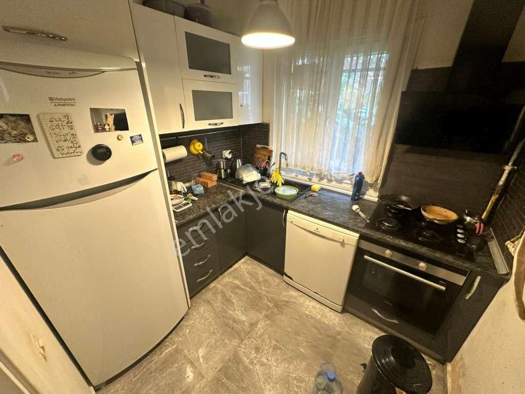 Küçükyalı'da Katta Tek Sokağa Cepheli Genç Binada 2+1 - Görsel 2