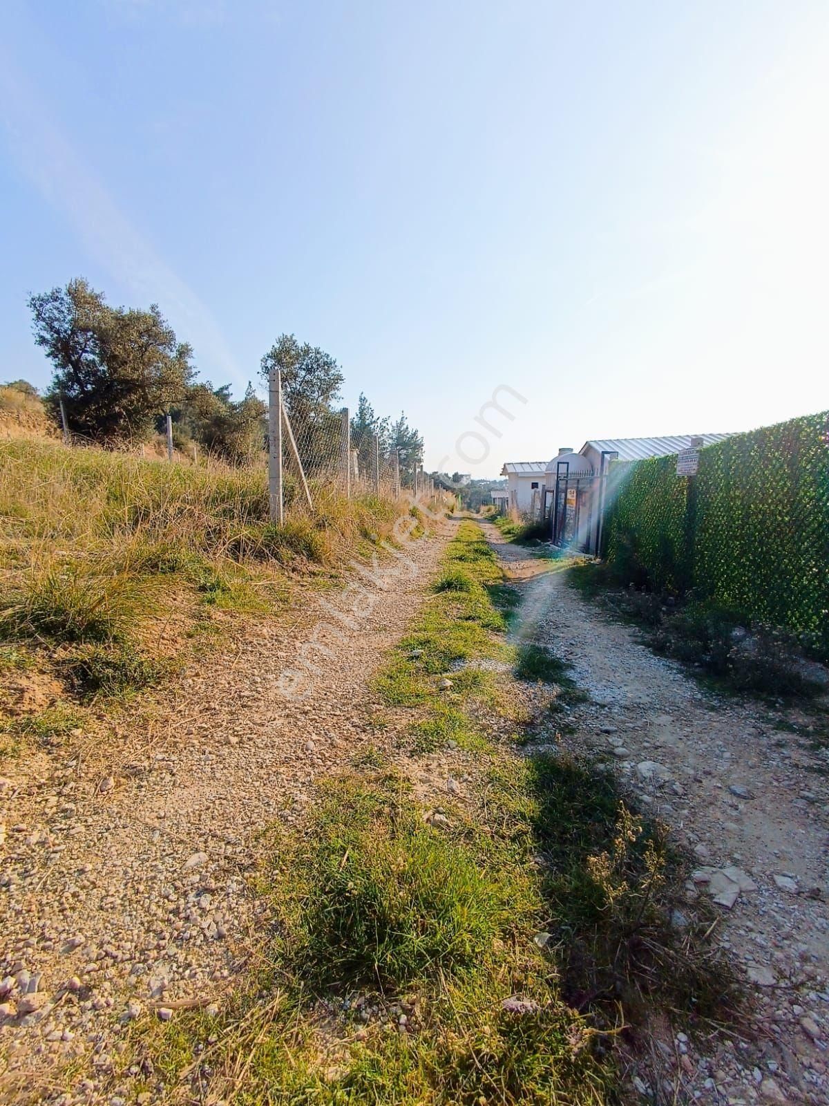 Torbalı Çapak'ta Elektrik Su Mevcut Olan Satılık 318 M² Tarla - Görsel 3