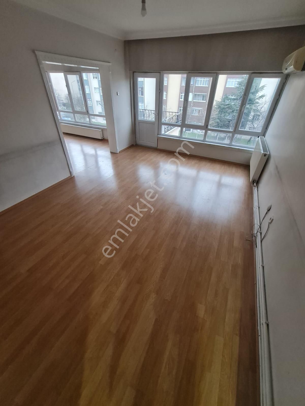 Aydınlkevler'de Türkiş Bloklarında 2+1 Kiralık Daire-taner Emlak Ofisi - Görsel 2