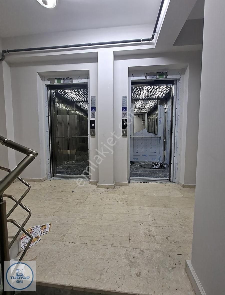 Tuzla Merkez'de 1+1 Kiralık Daire - Görsel 12