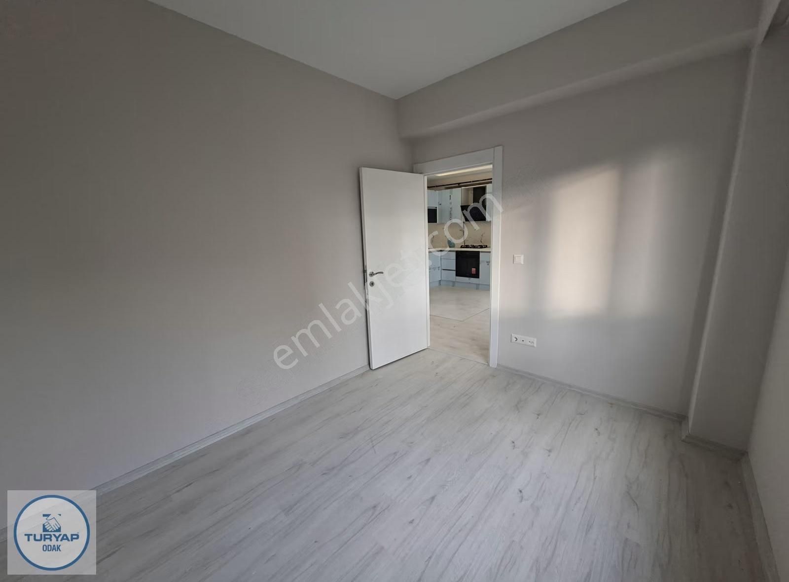 Tuzla Merkez'de 1+1 Kiralık Daire - Görsel 18