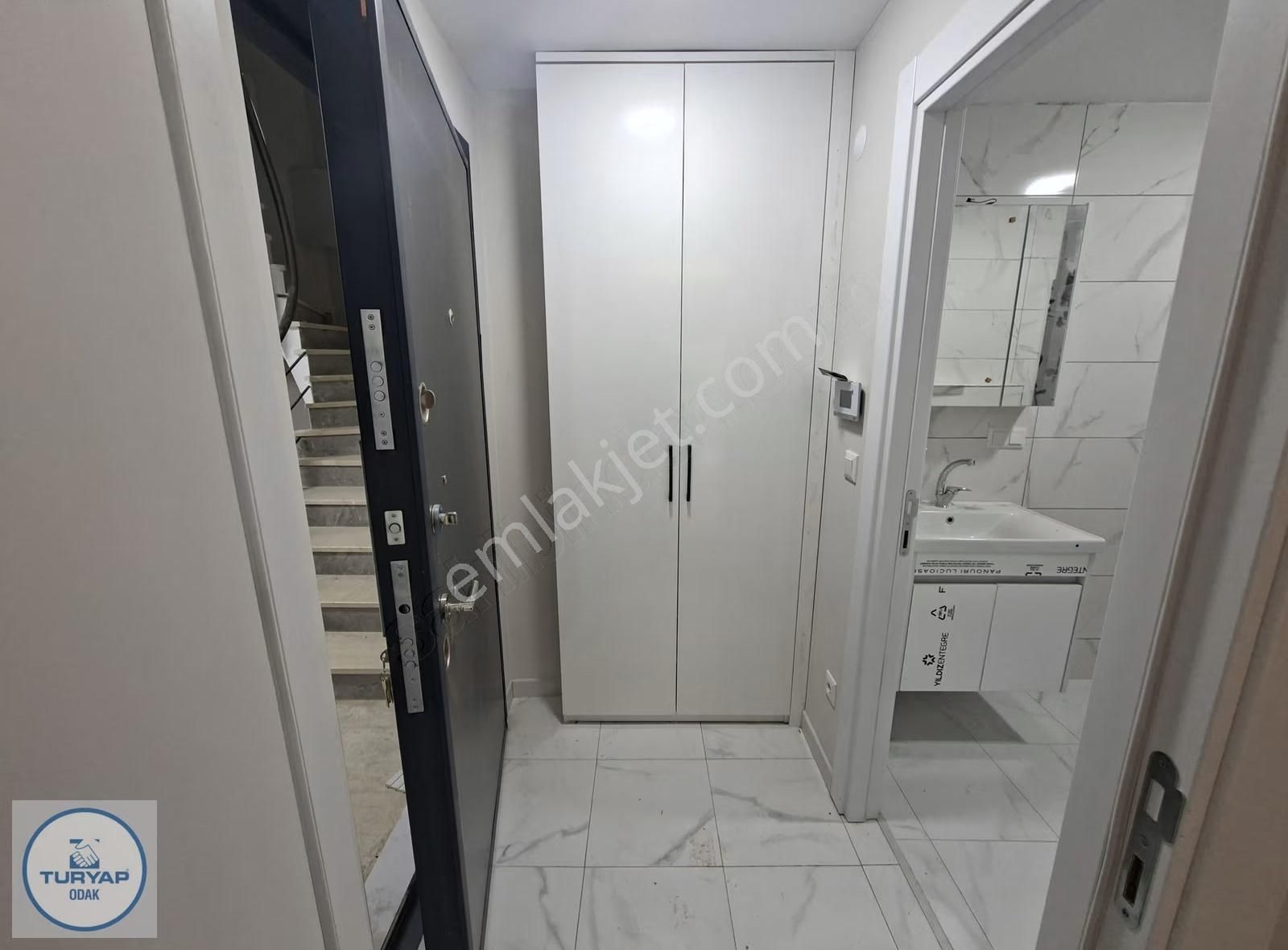 Tuzla Merkez'de 1+1 Kiralık Daire - Görsel 11