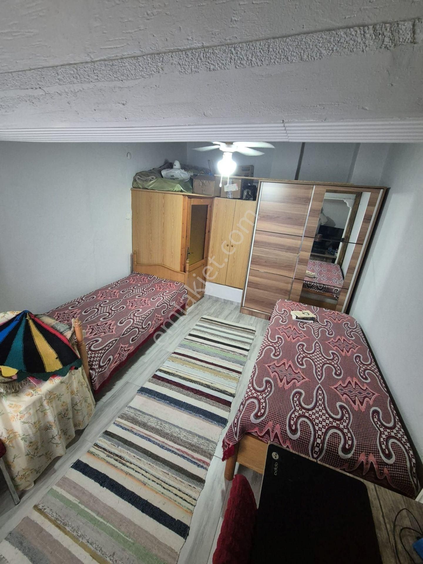 Ayvalık Sarımsaklıda Denize Yürüme Mesafesinde,bahçeli 3 Katlı Şirin Villa - Görsel 13