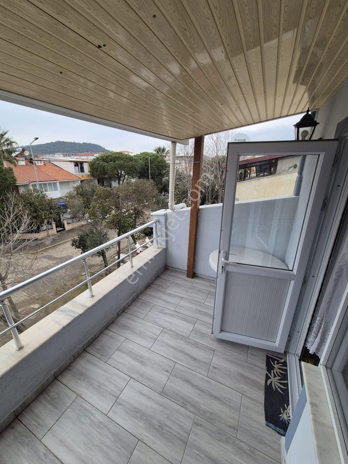 Ayvalık Sarımsaklıda Denize Yürüme Mesafesinde,bahçeli 3 Katlı Şirin Villa - Görsel 18