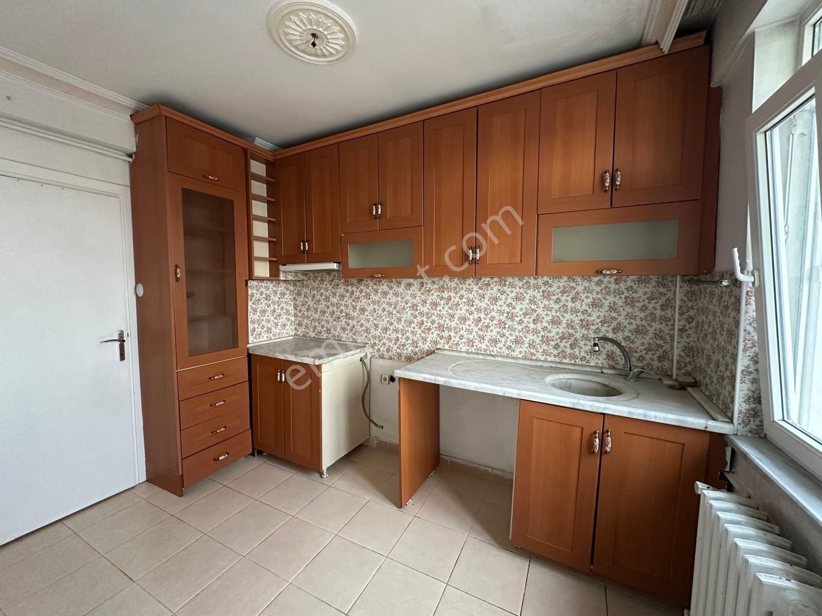 Uğur Mumcu Mah. Batıkent Metroya Yakın Sitede 2+1 Kiralık Daire