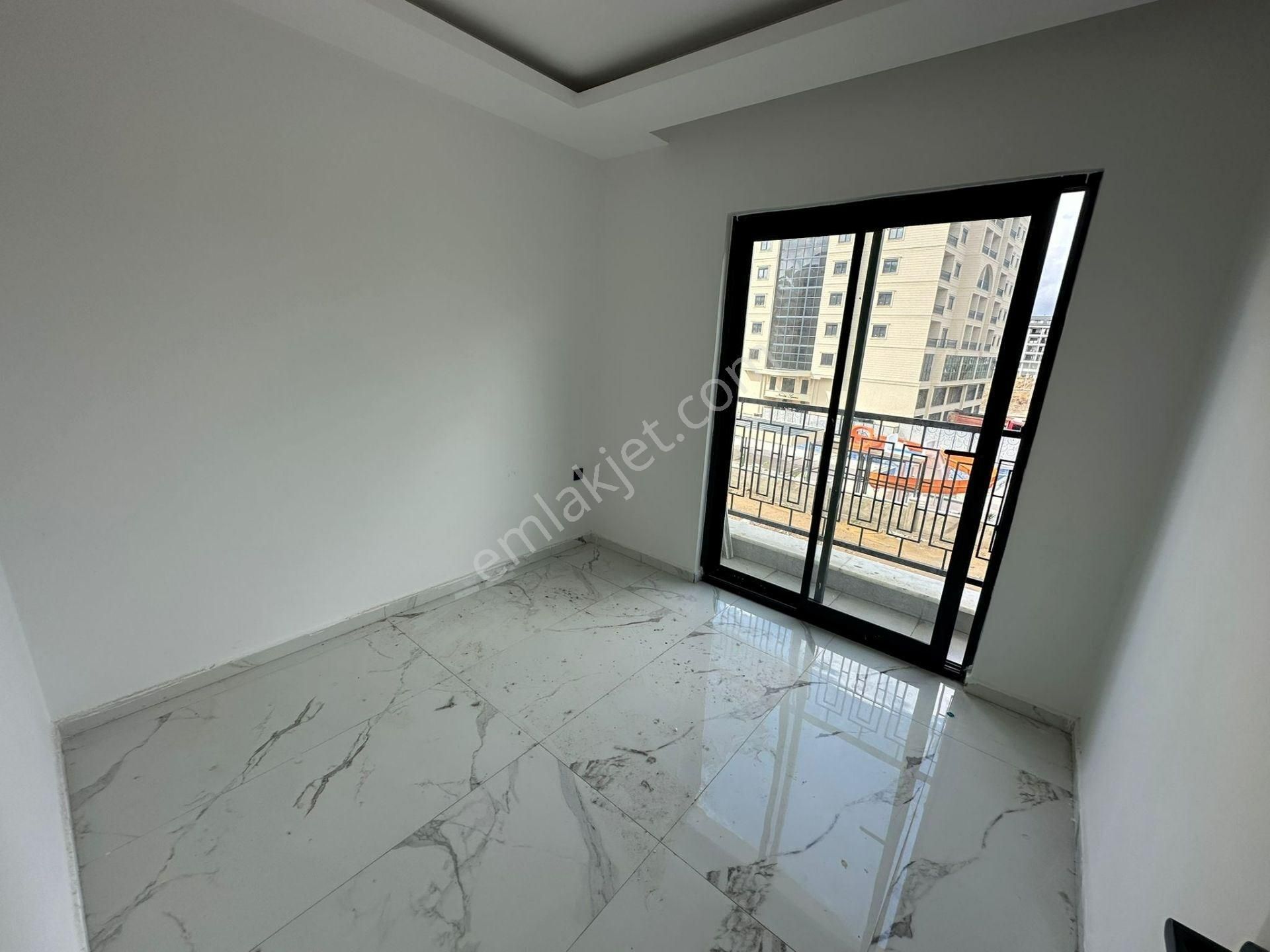 Alanya Mahmutlar’da Lüks Sitede 1+1 Satılık Daire | Denize 600 M - Görsel 3