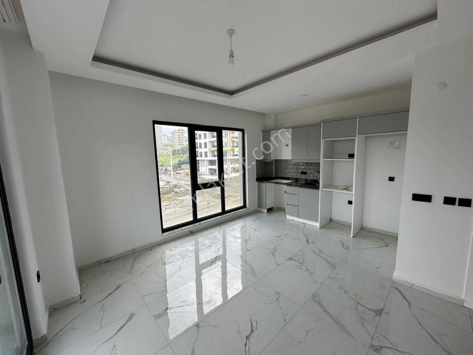 Alanya Mahmutlar’da Lüks Sitede 1+1 Satılık Daire | Denize 600 M